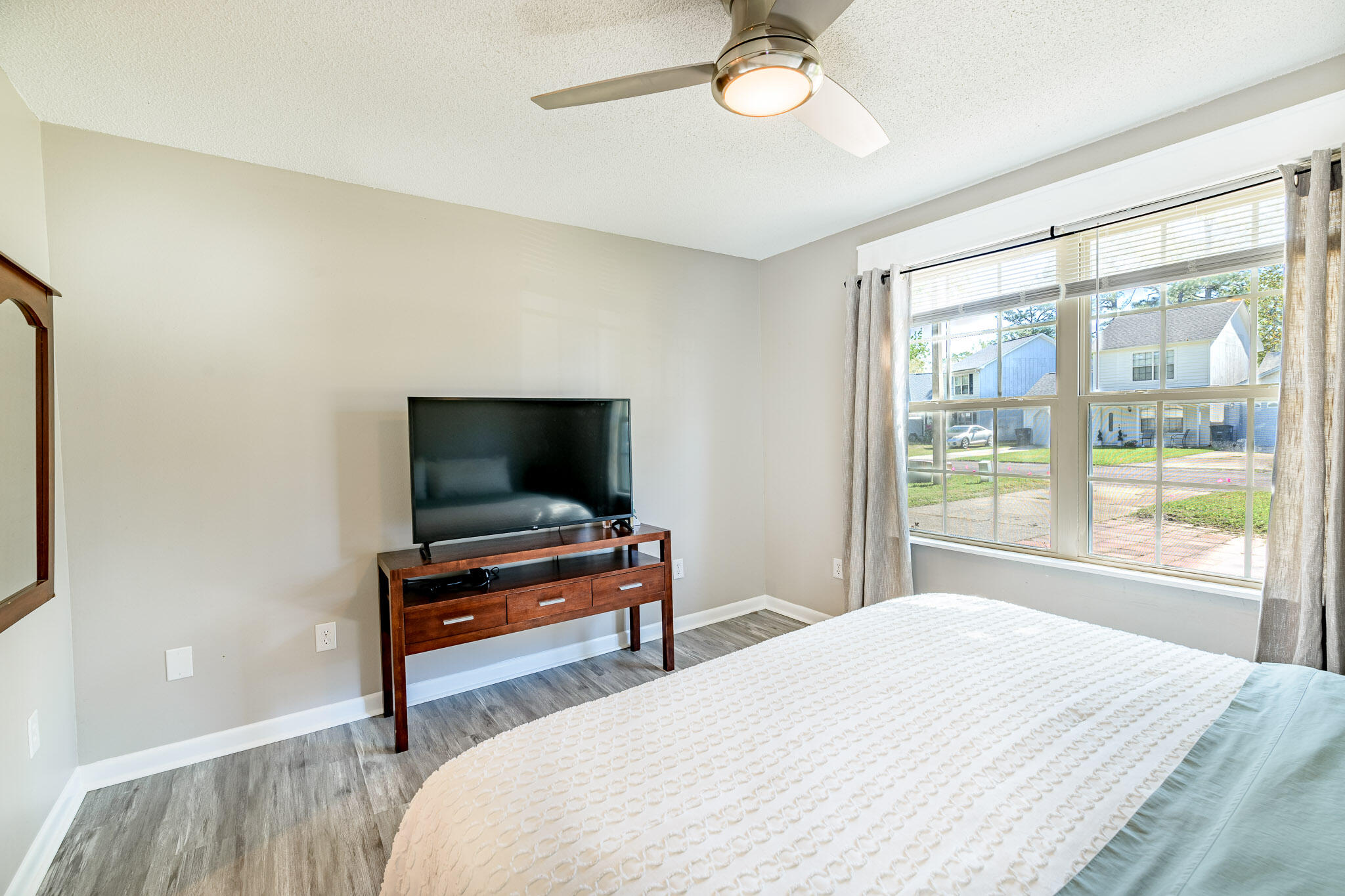 KELLY HILL ESTATES - Residential Lease