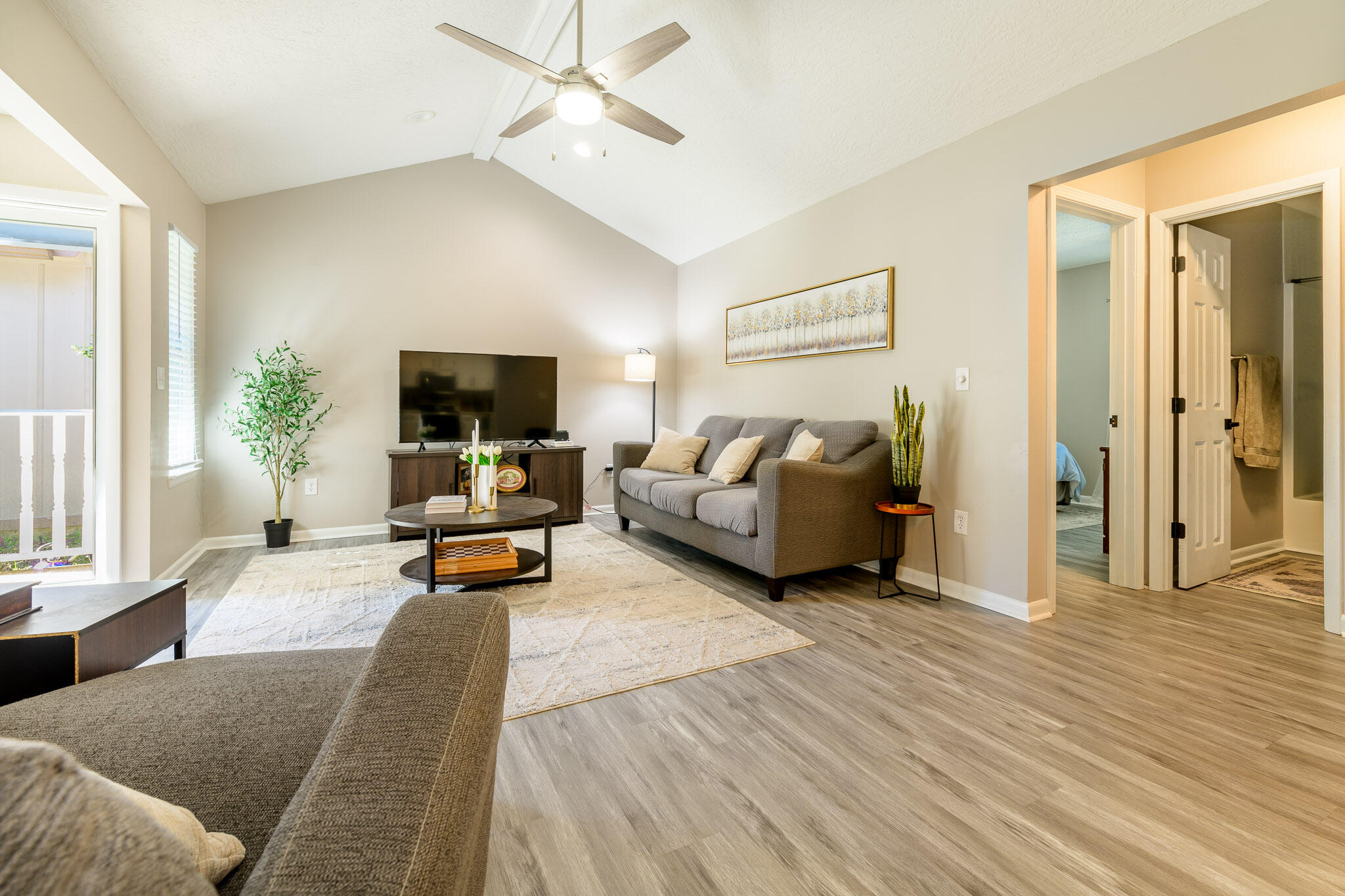 KELLY HILL ESTATES - Residential Lease