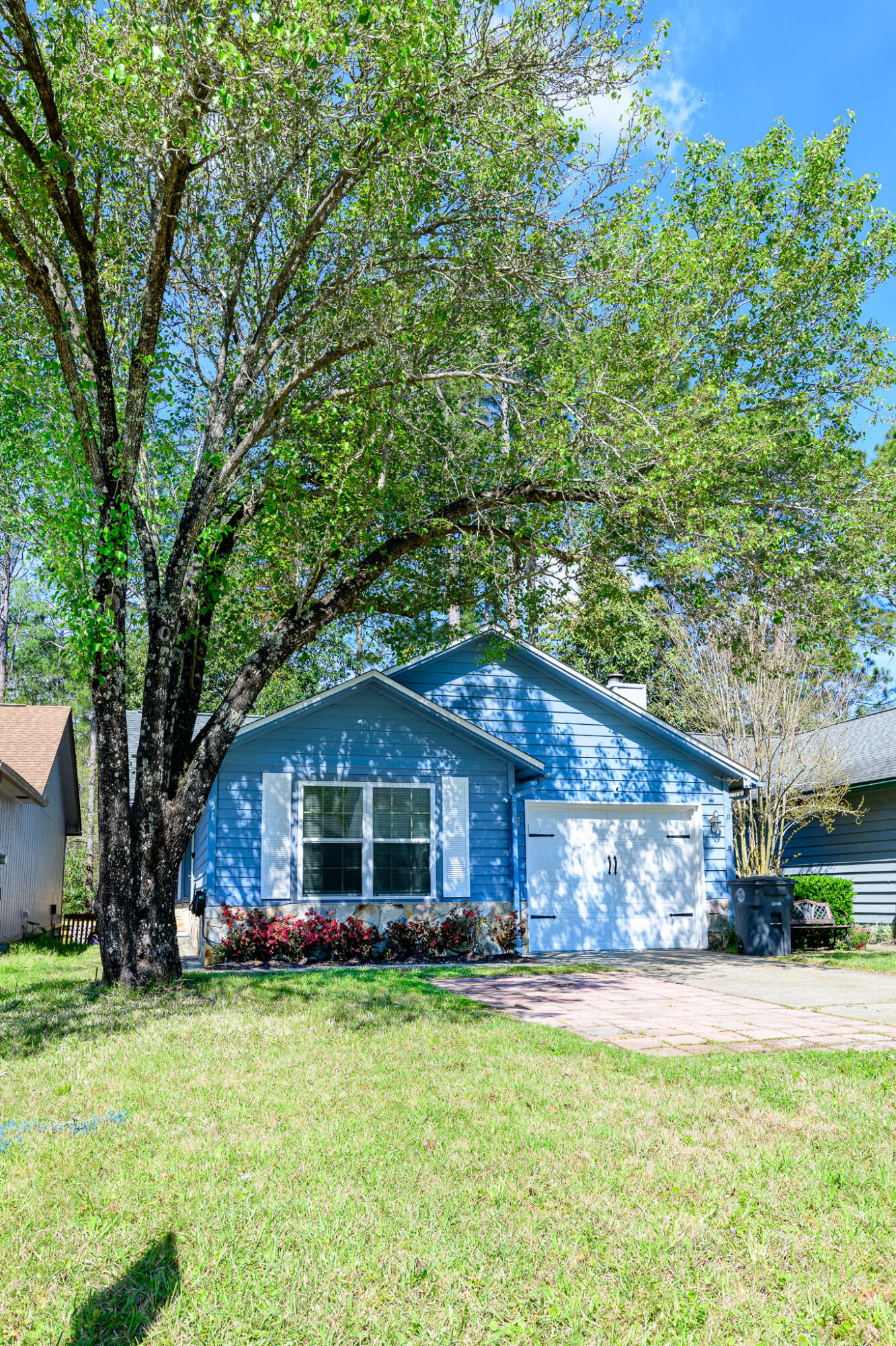 KELLY HILL ESTATES - Residential Lease