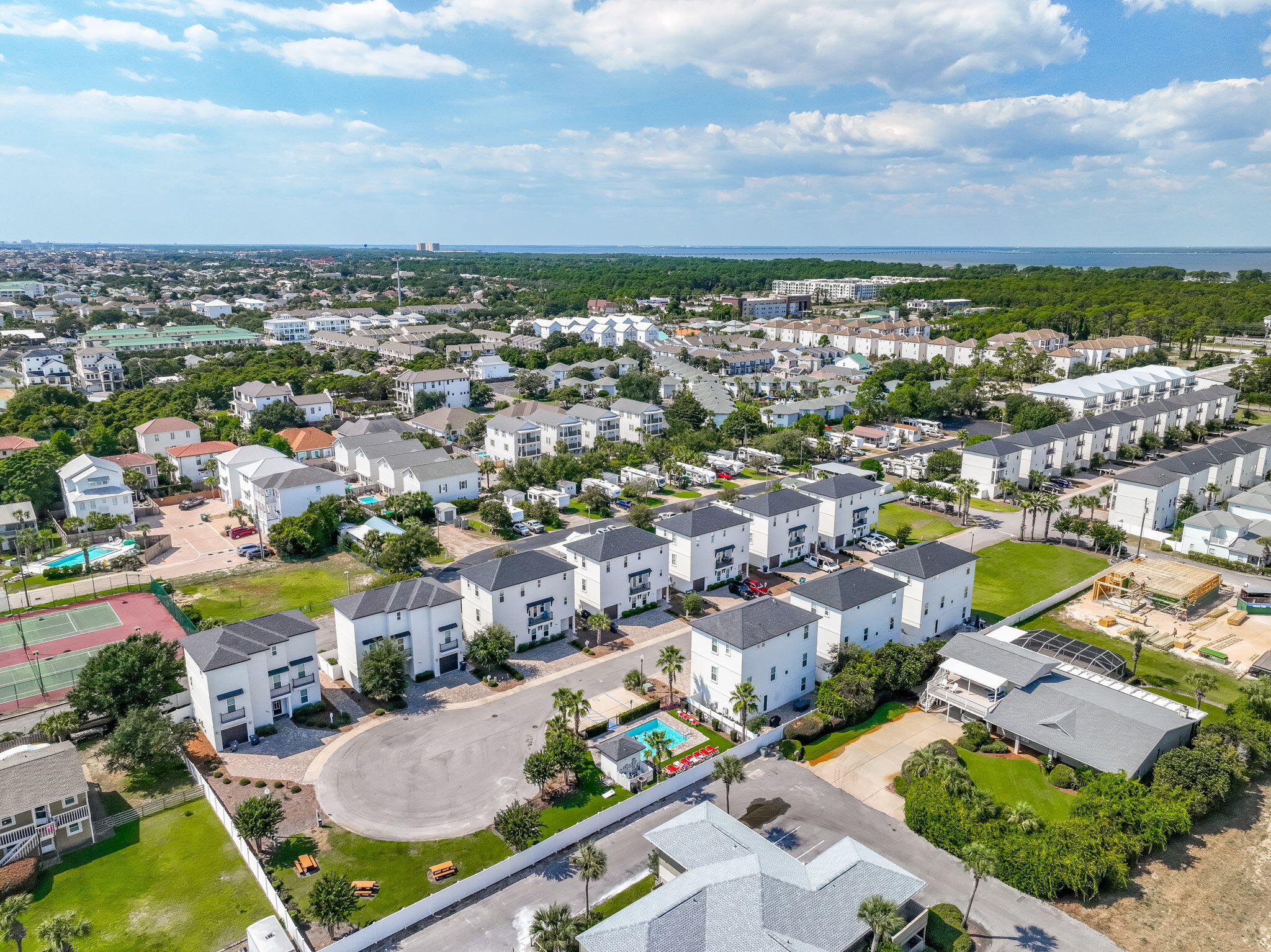 Hidden Palms - Residential