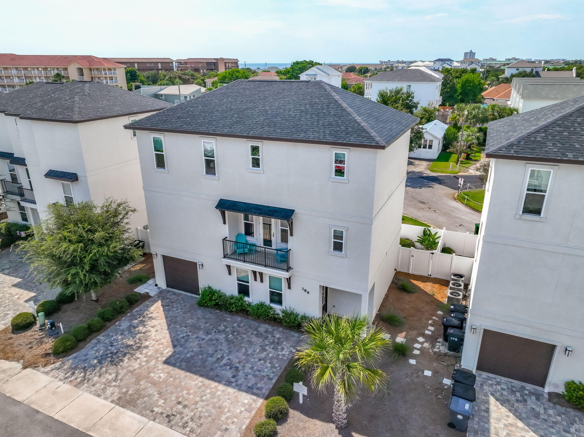 Hidden Palms - Residential