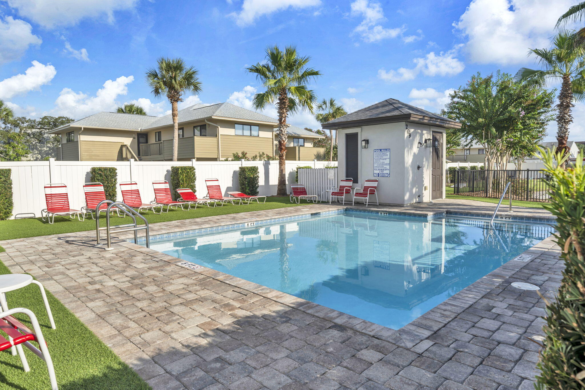 Hidden Palms - Residential