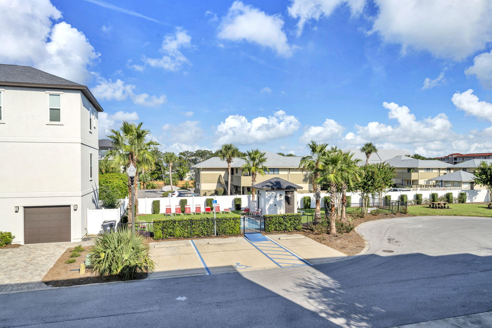 Hidden Palms - Residential