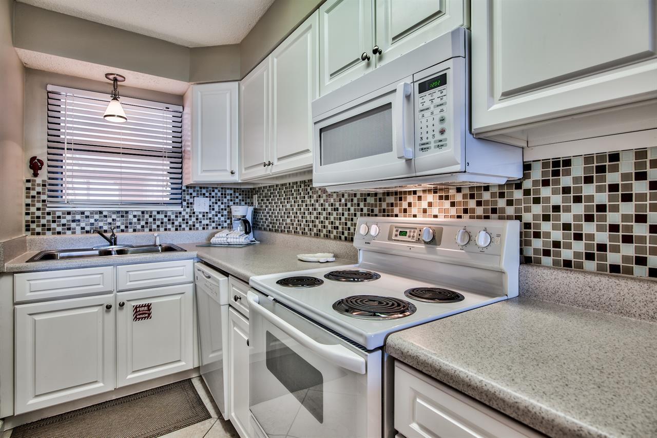 Jetty East Condominium - Residential