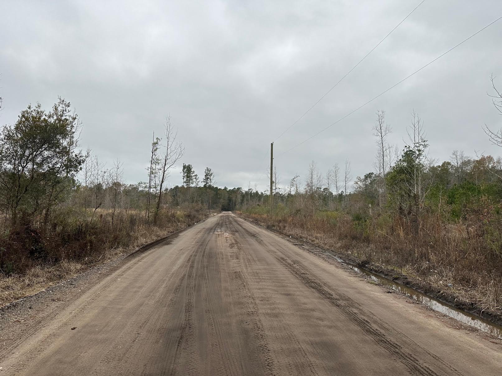 NO RECORDED SUBDIVISION - Land