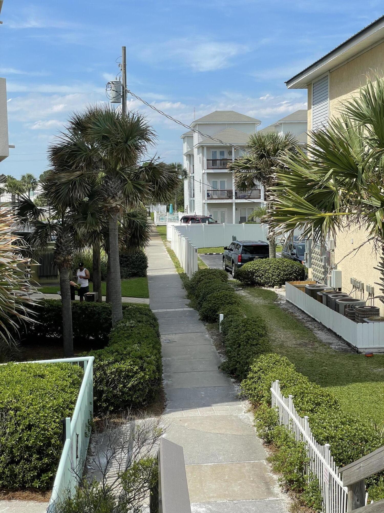 SUNSET COTTAGES CONDO - Residential