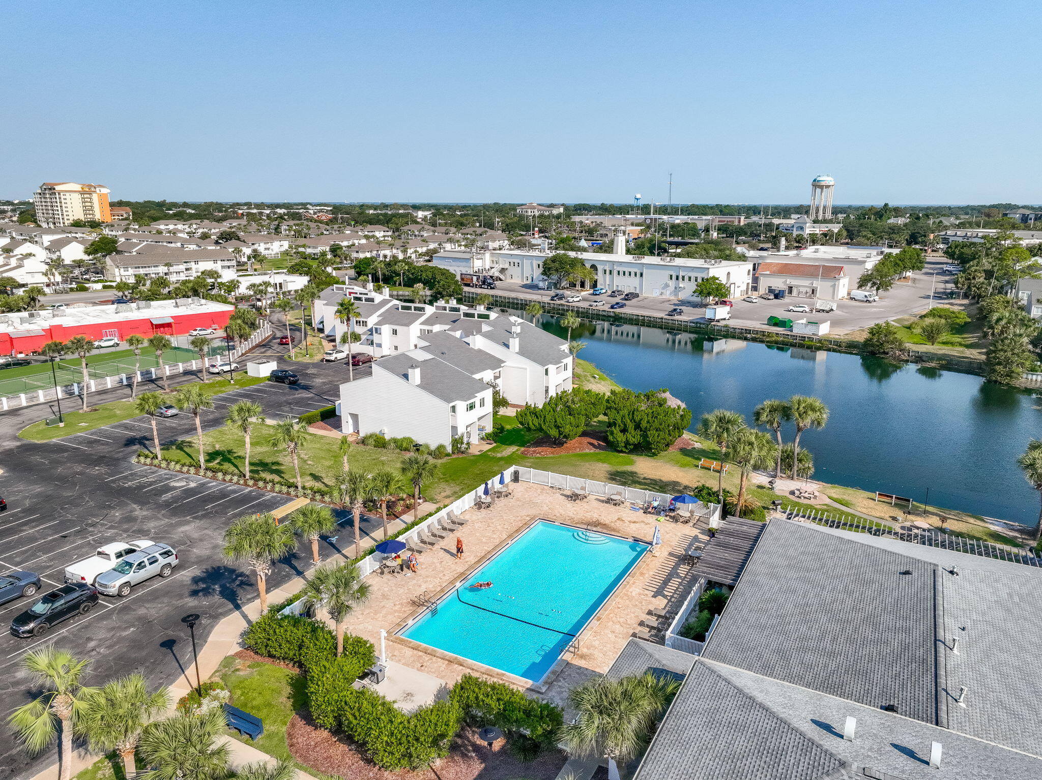 SHORELINE TOWERS 4 - Residential