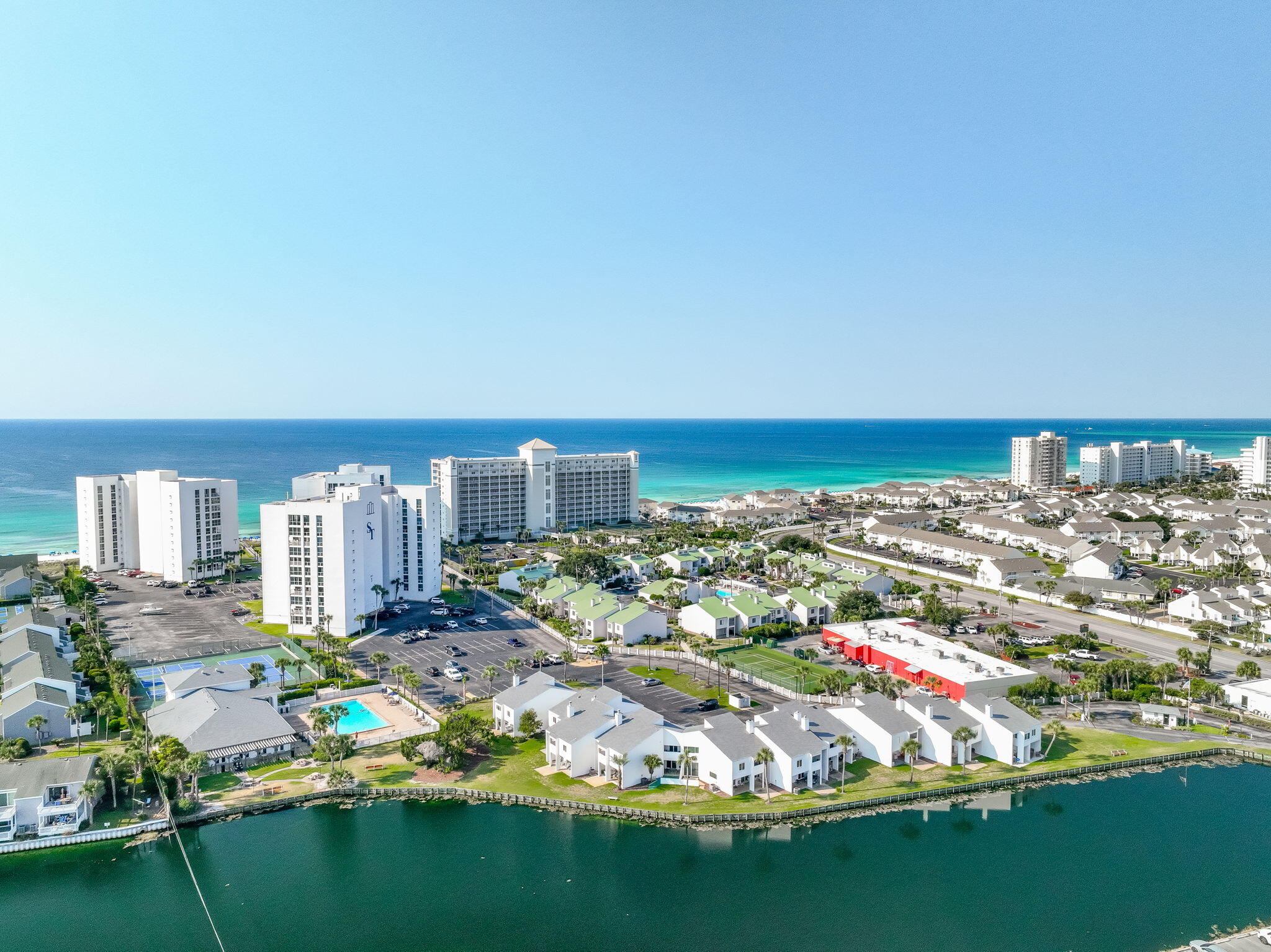 SHORELINE TOWERS 4 - Residential