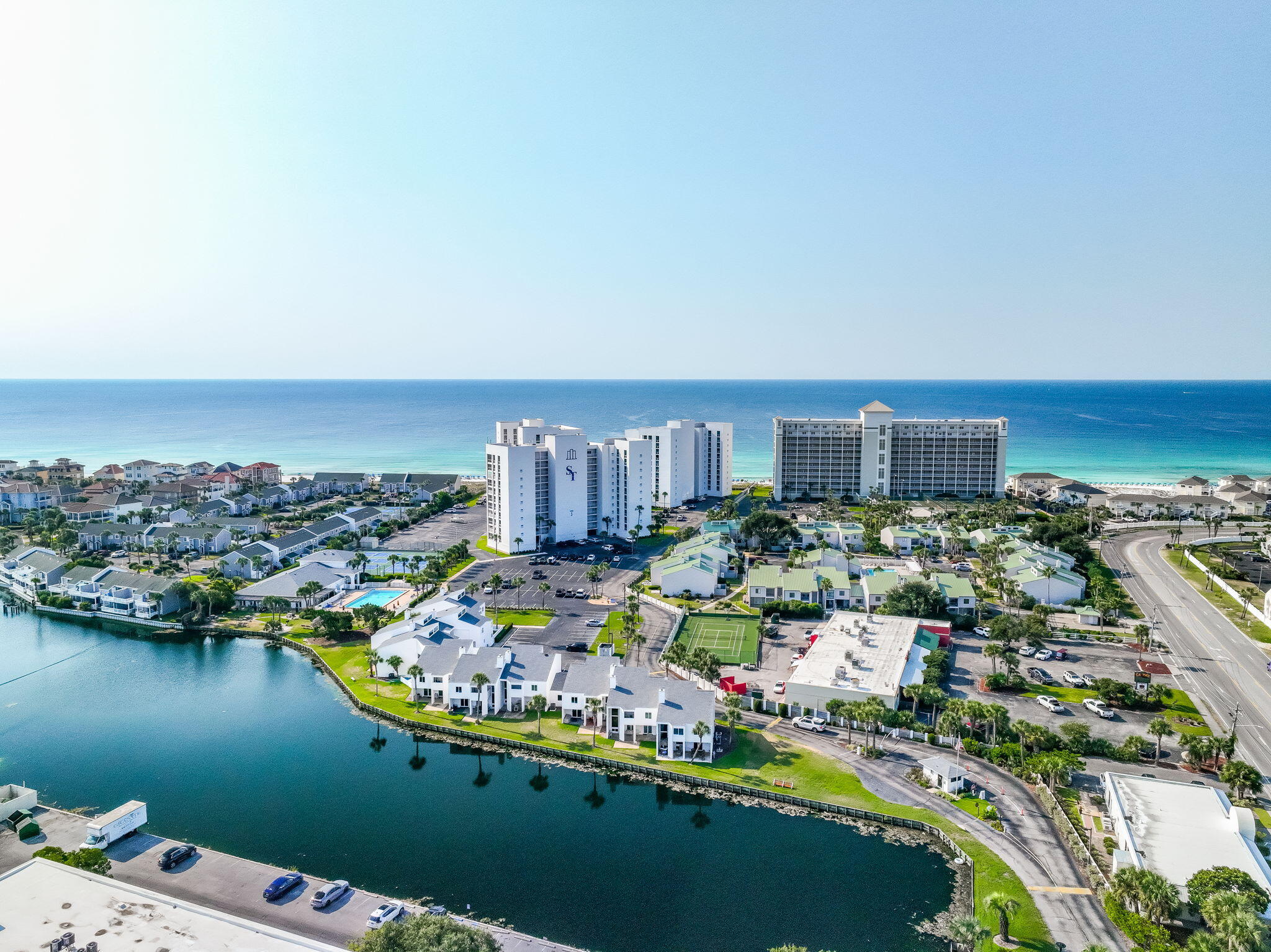 SHORELINE TOWERS 4 - Residential