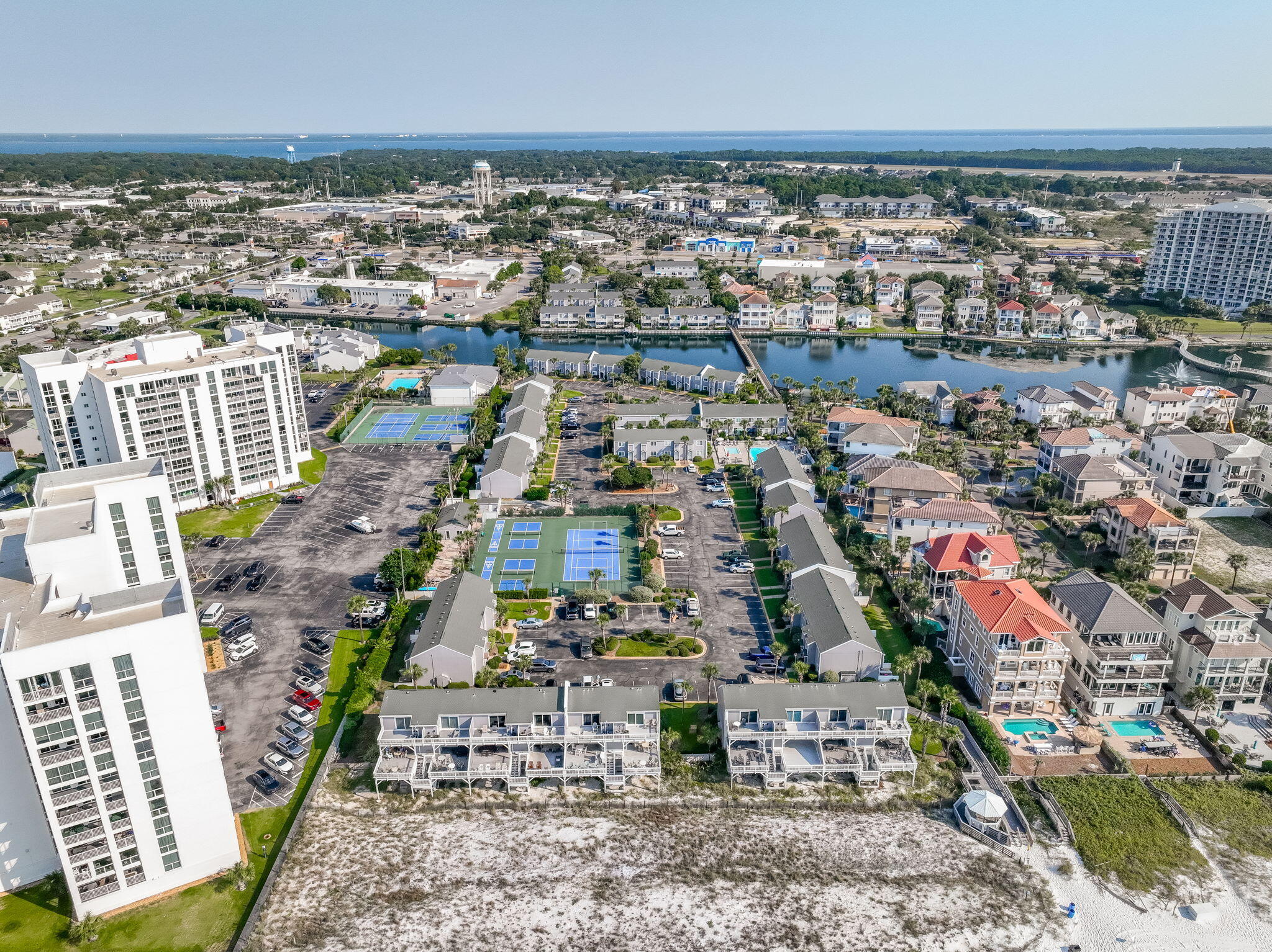 SHORELINE TOWERS 4 - Residential