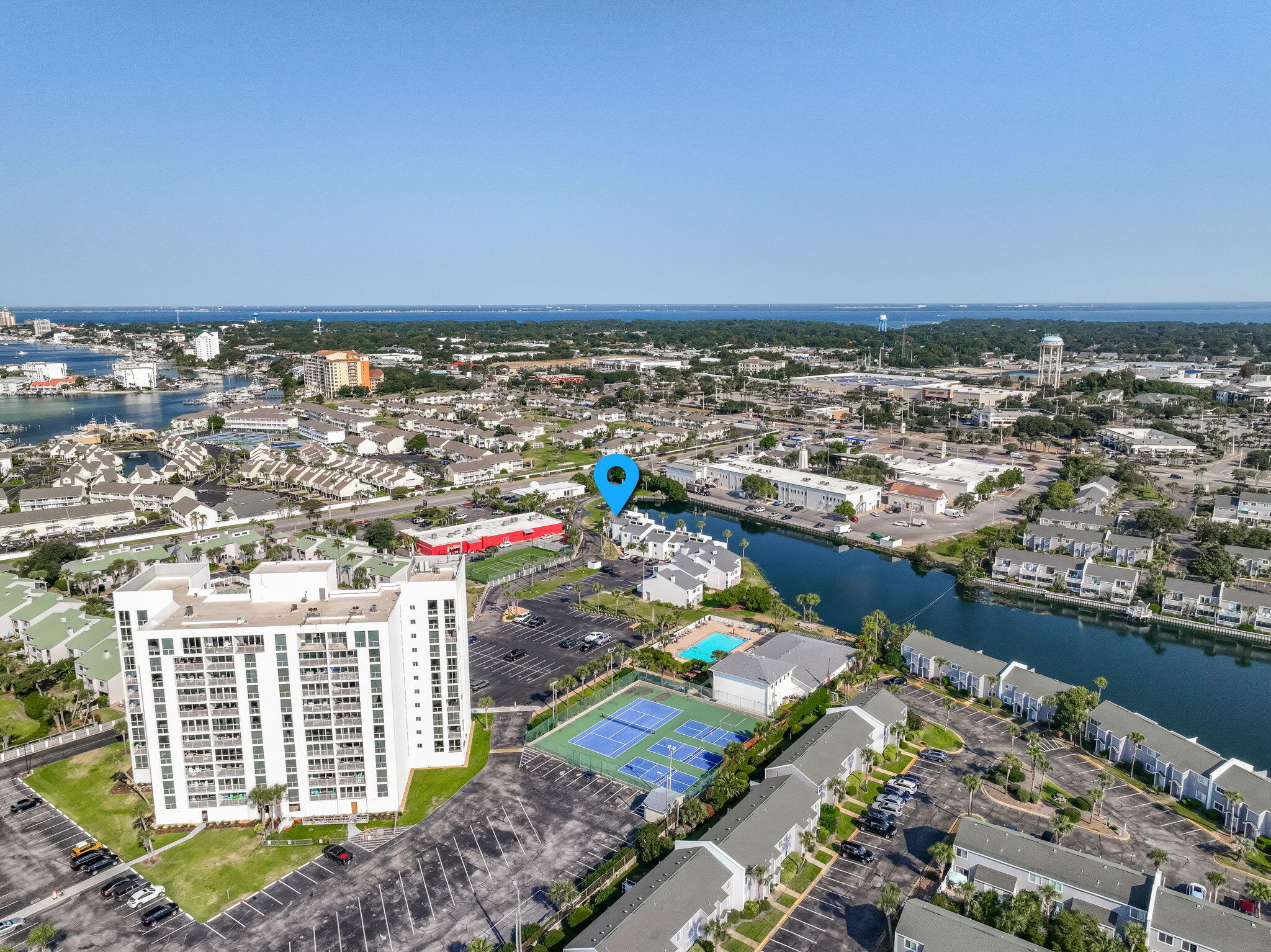 SHORELINE TOWERS 4 - Residential