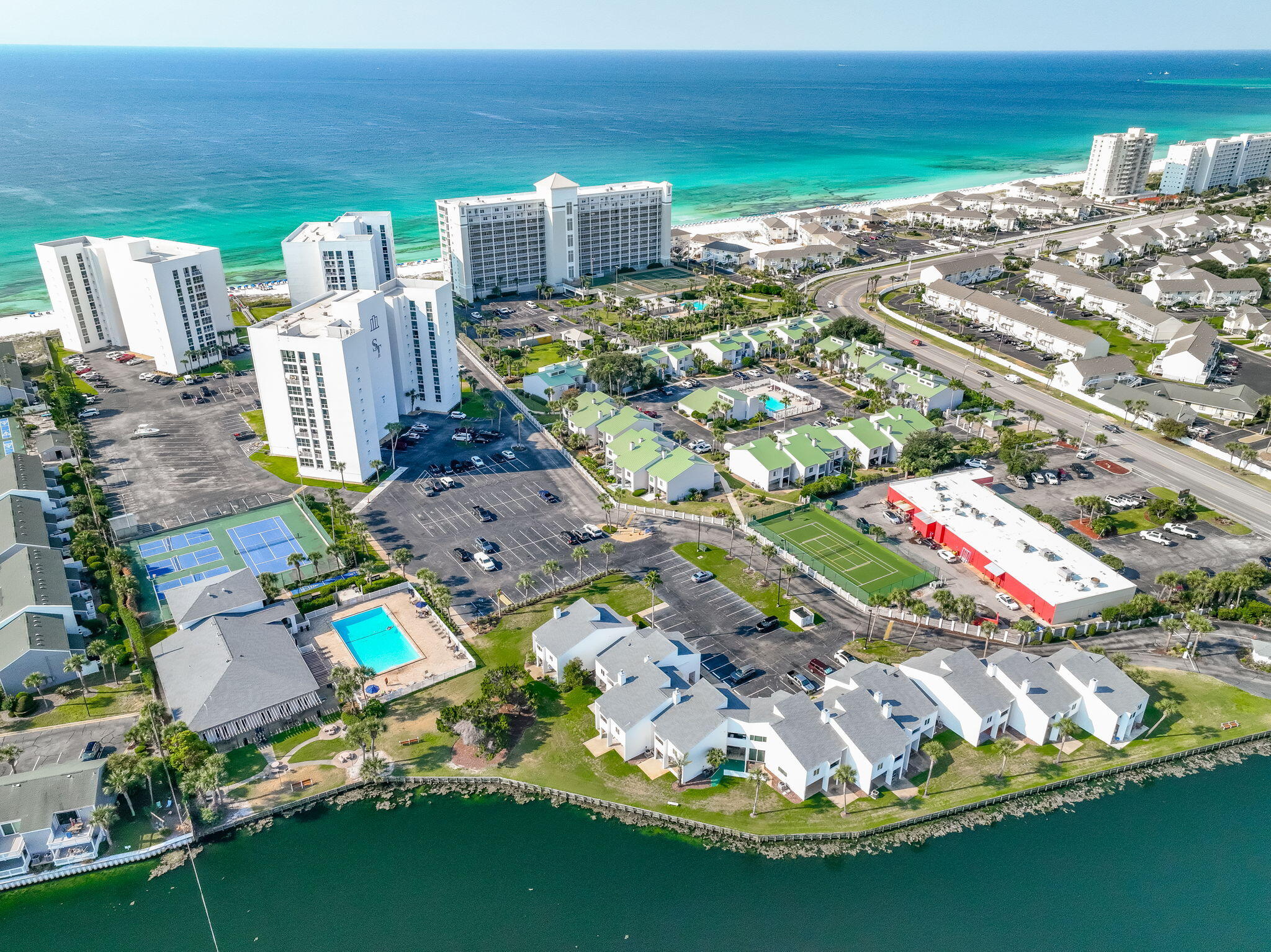 SHORELINE TOWERS 4 - Residential