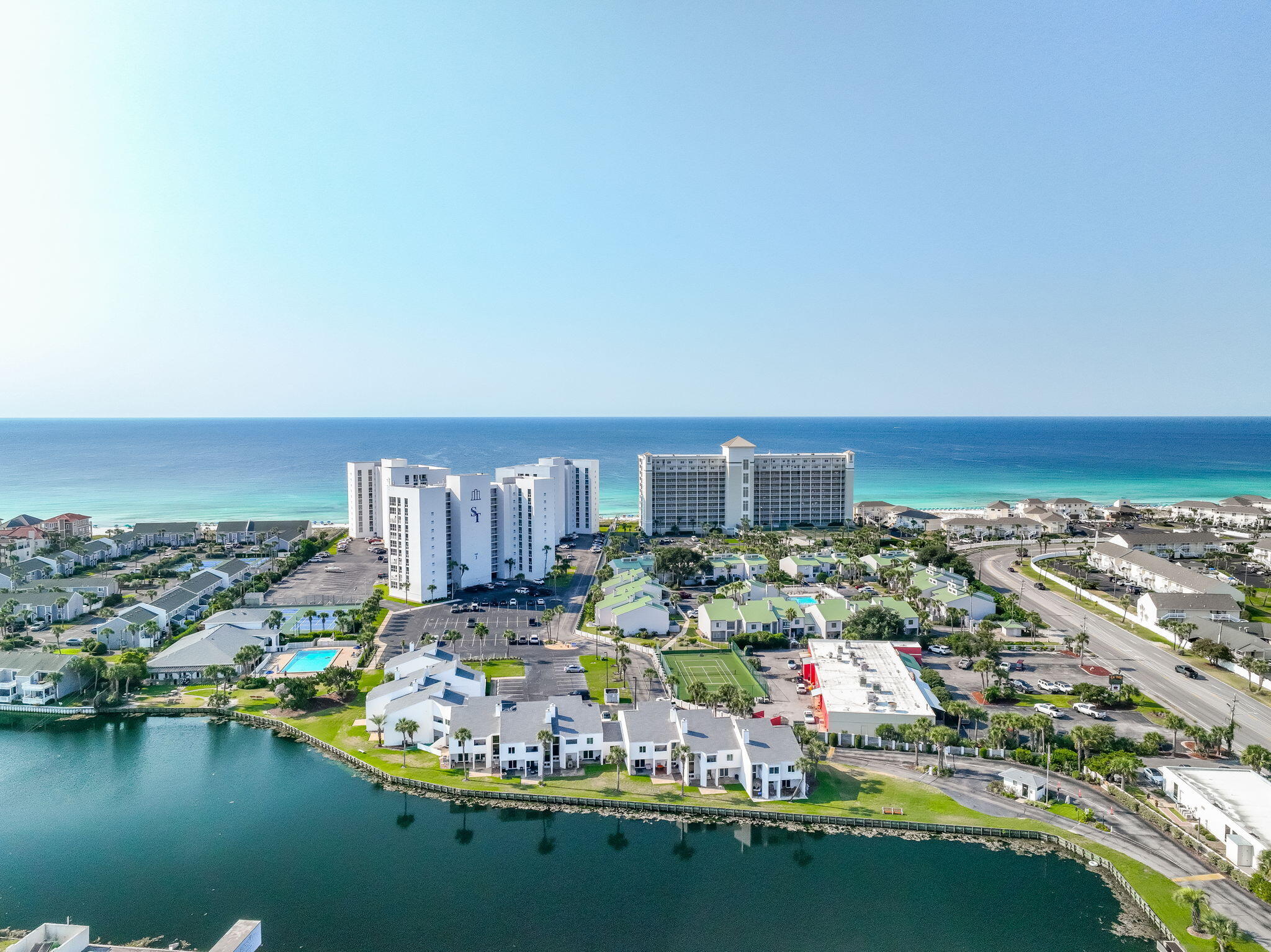 SHORELINE TOWERS 4 - Residential