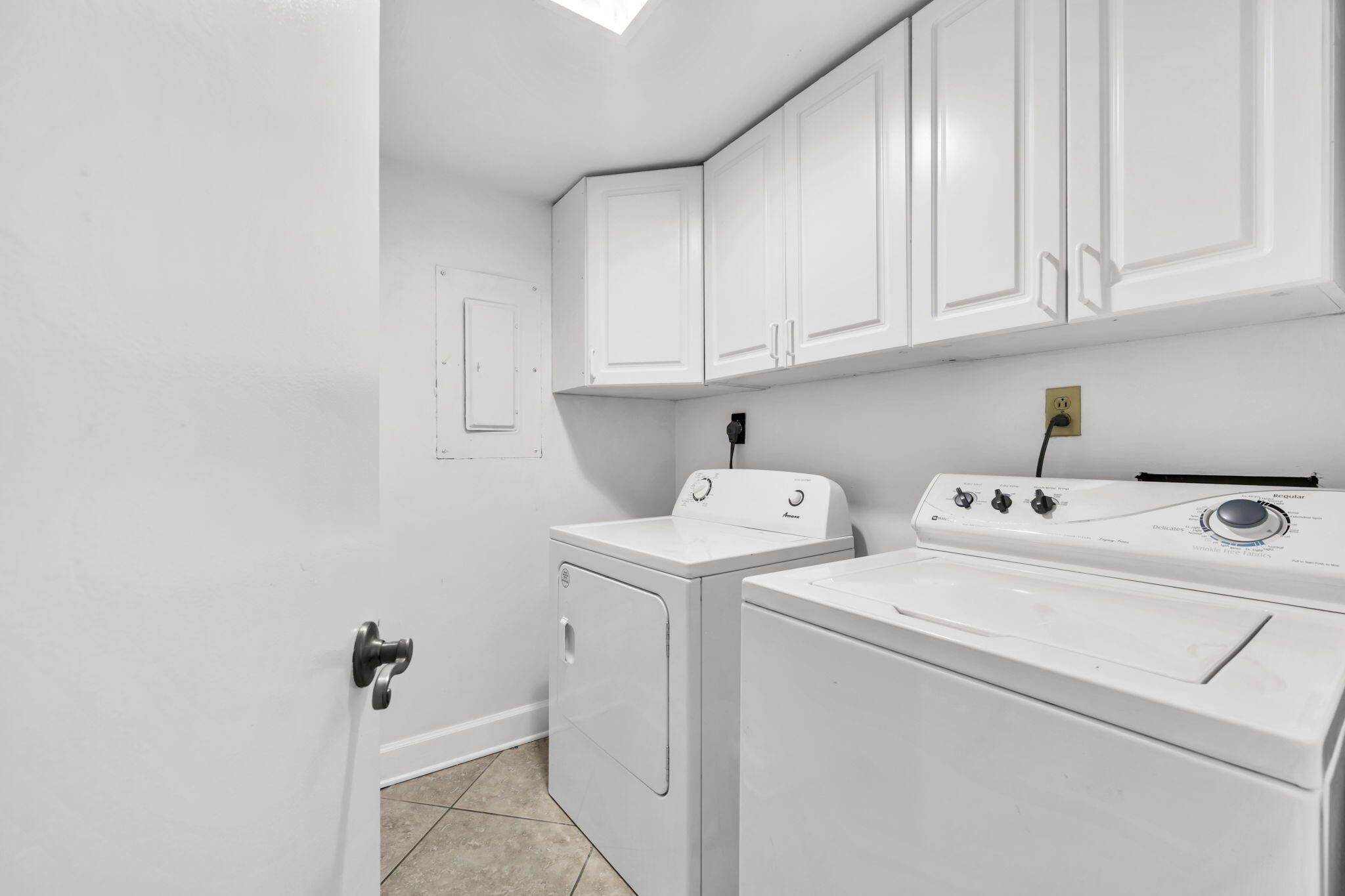 SHORELINE TOWERS 4 - Residential