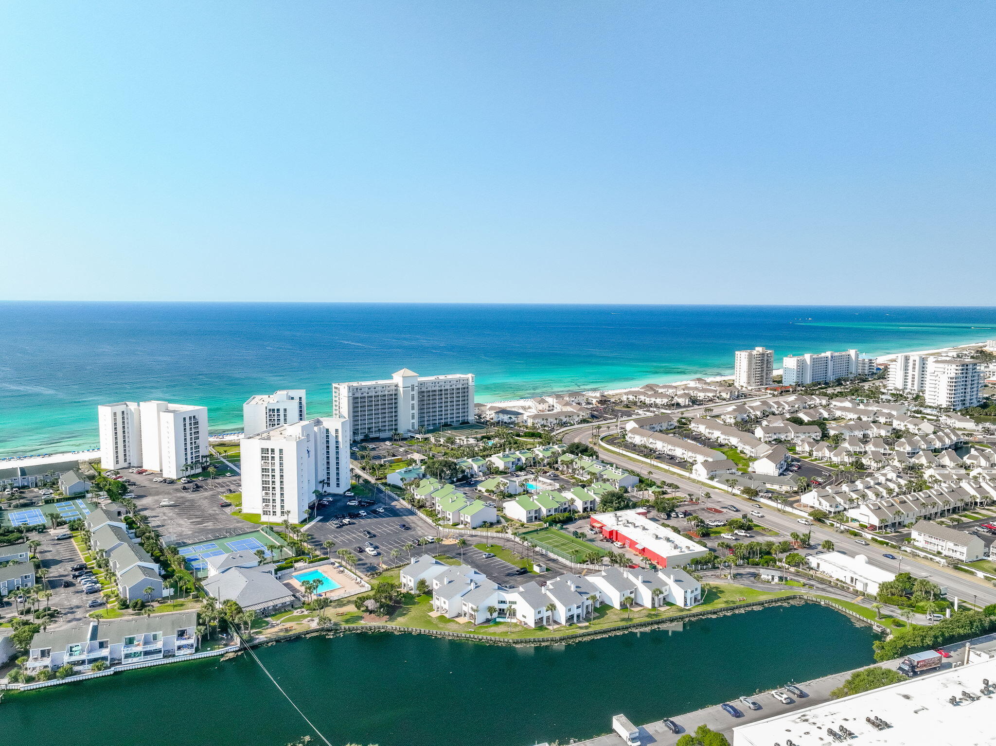 SHORELINE TOWERS 4 - Residential