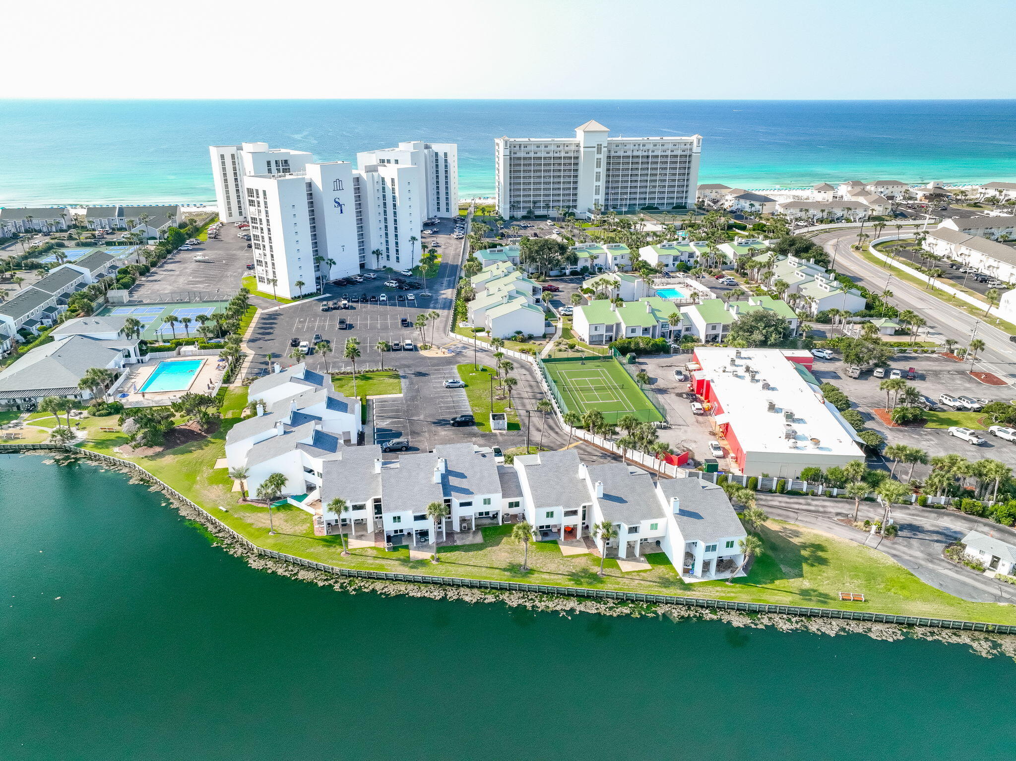 SHORELINE TOWERS 4 - Residential