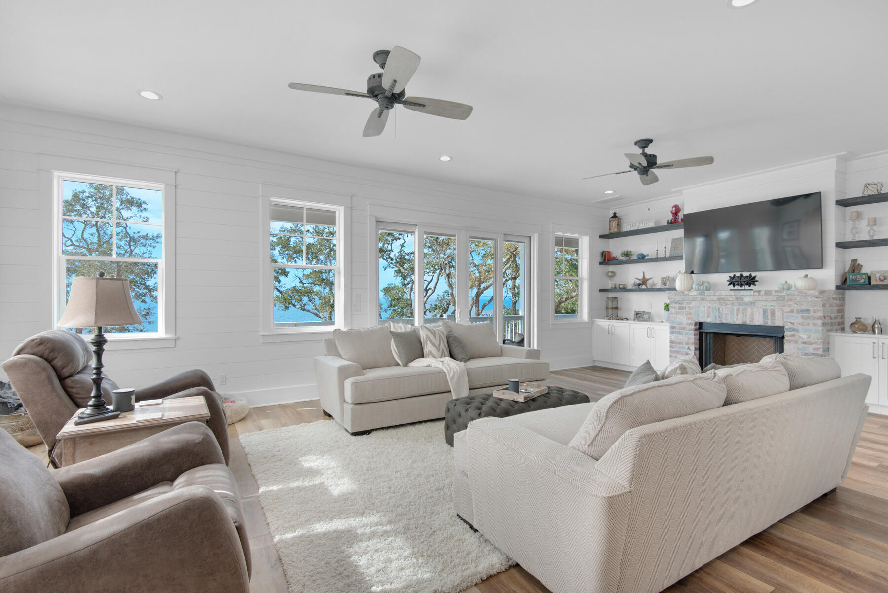 BAY HARBOUR - Residential