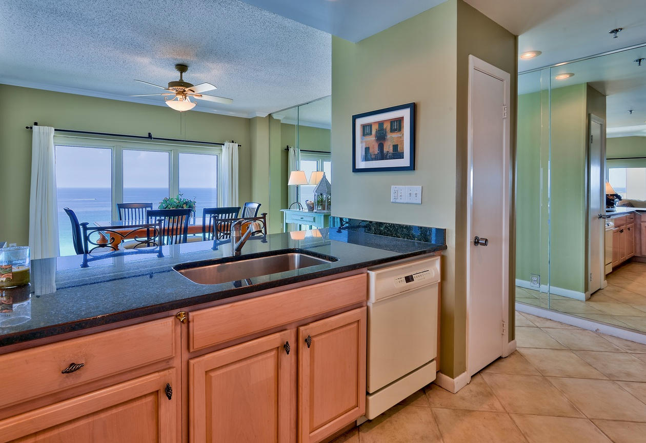 TOPS'L BEACH MANOR - Residential