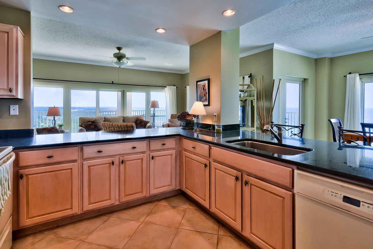 TOPS'L BEACH MANOR - Residential