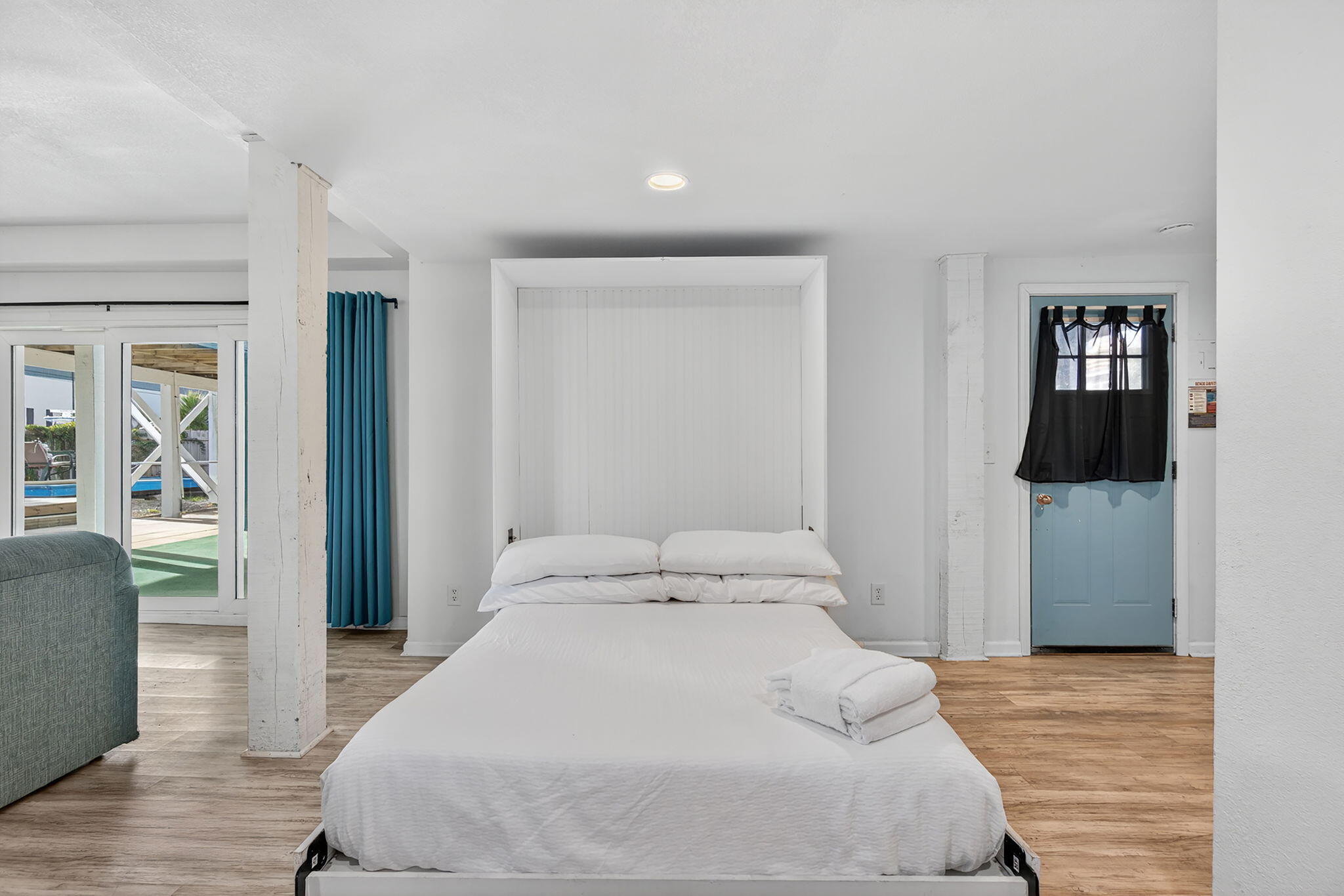 TREASURE ISLAND - Residential