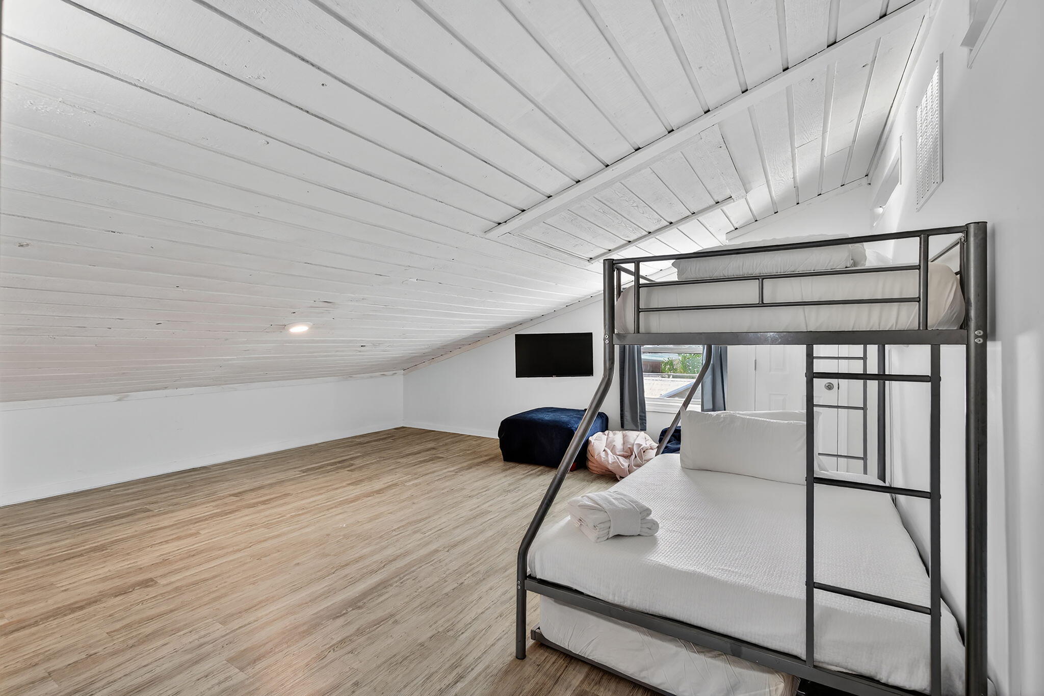 TREASURE ISLAND - Residential