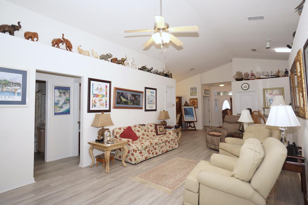 PARADISE RETREAT - Residential