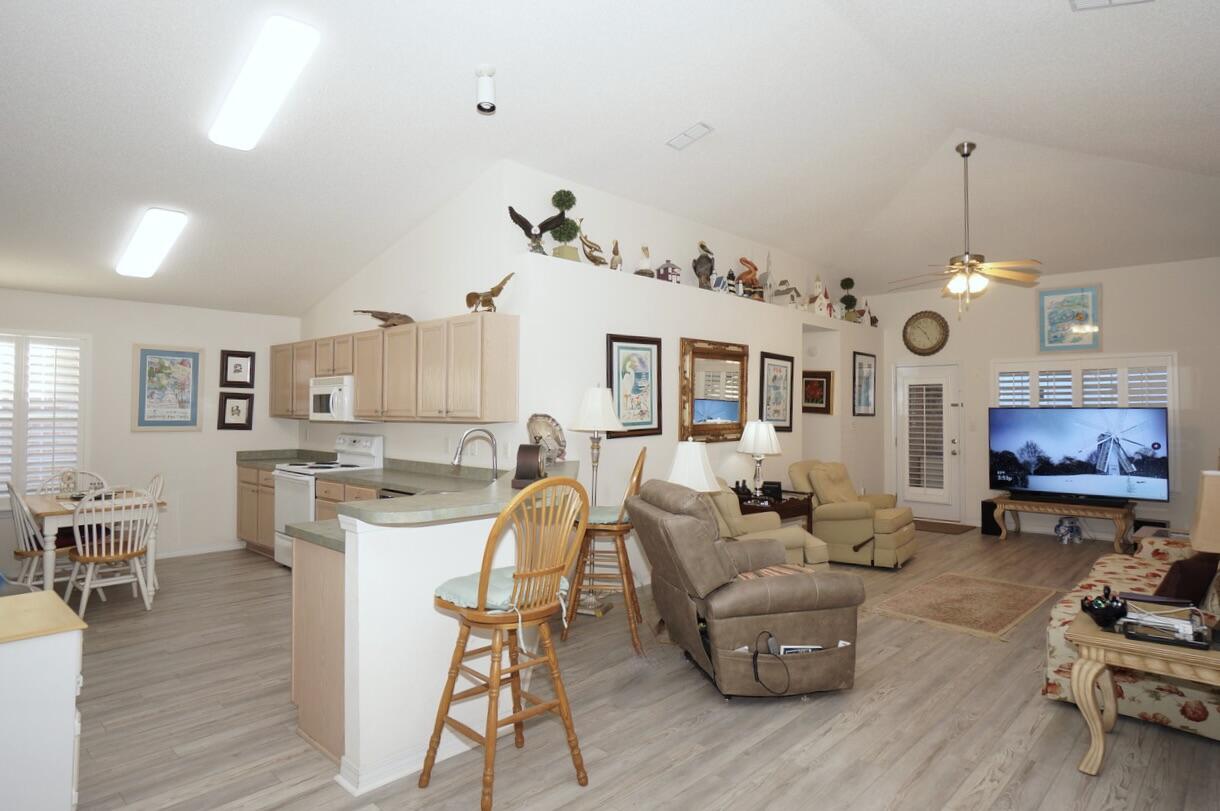 PARADISE RETREAT - Residential