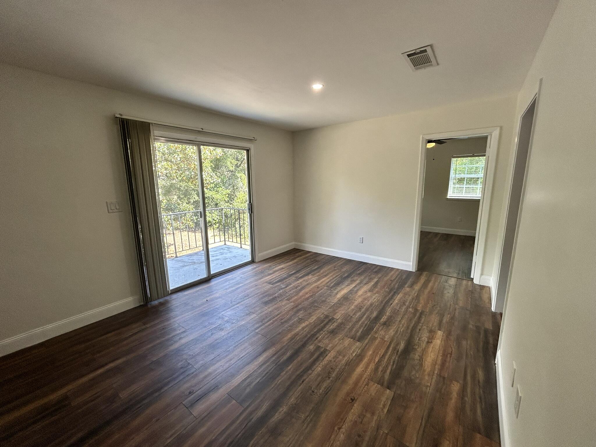 COUNTRY CLUB CONDO - Residential Lease
