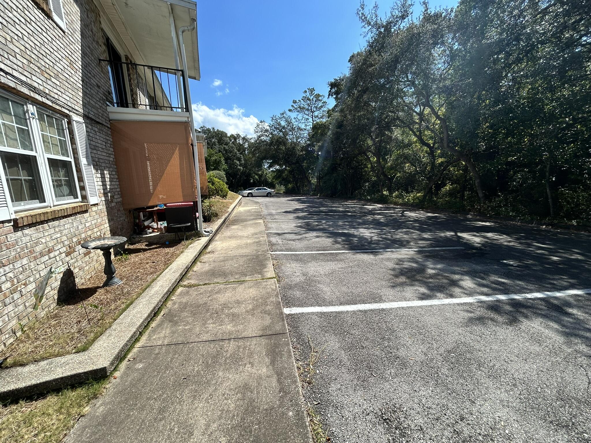 COUNTRY CLUB CONDO - Residential Lease