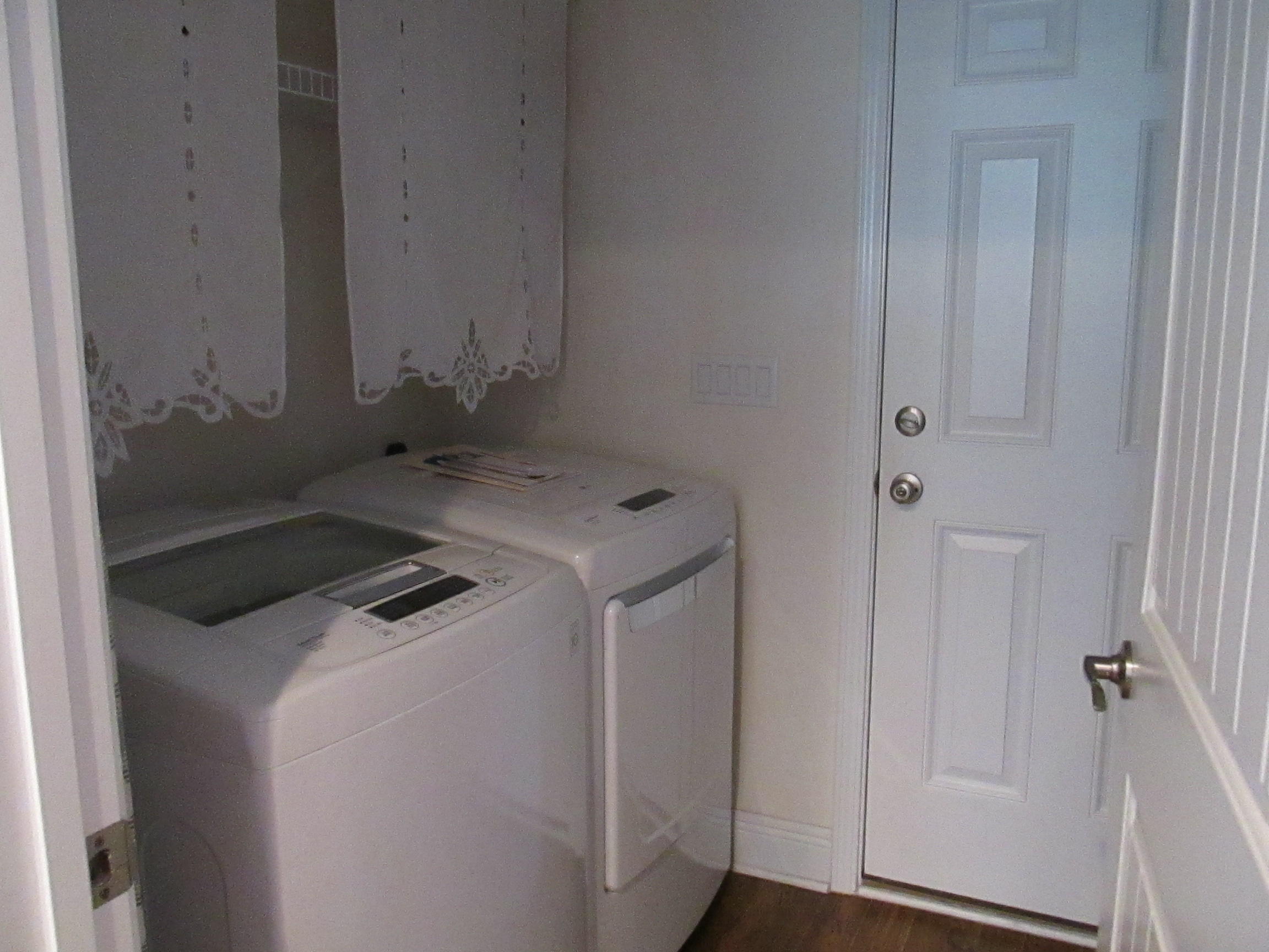 EAGLE BAY - Residential Lease