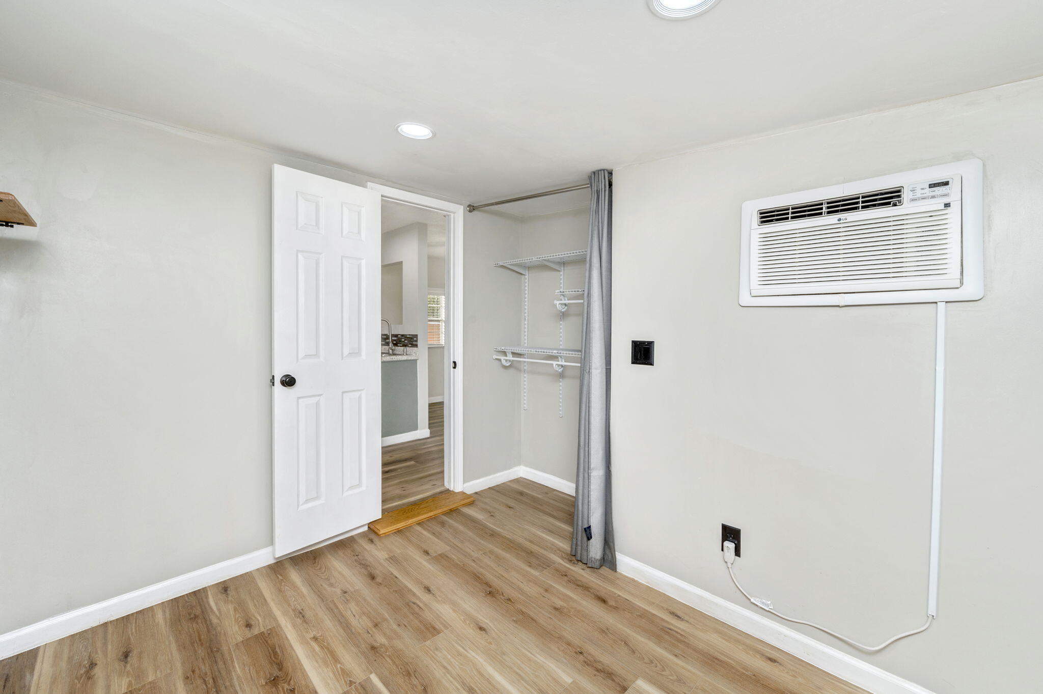 OAKWOOD HILLS UNIT 3 - Residential