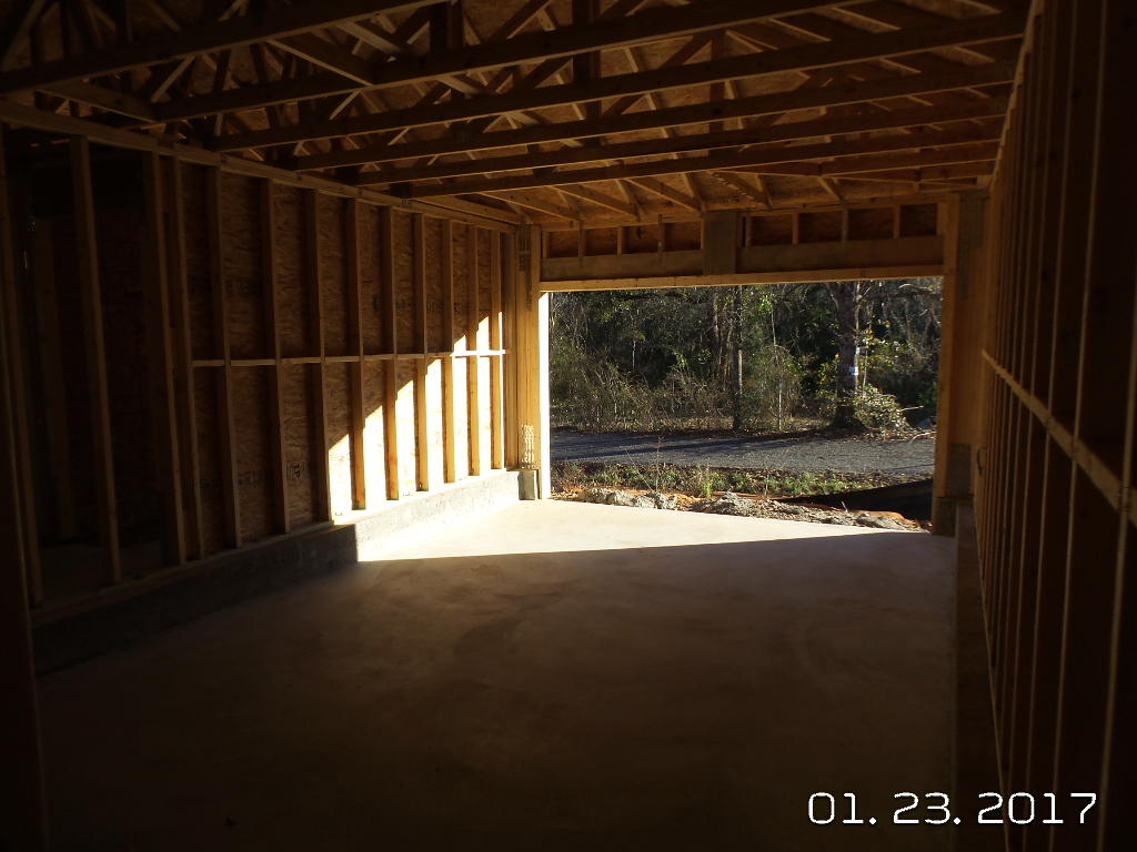 HOME INV CO OF MILLIGAN LOTS 14 THRU 16 BLK H - Residential Lease