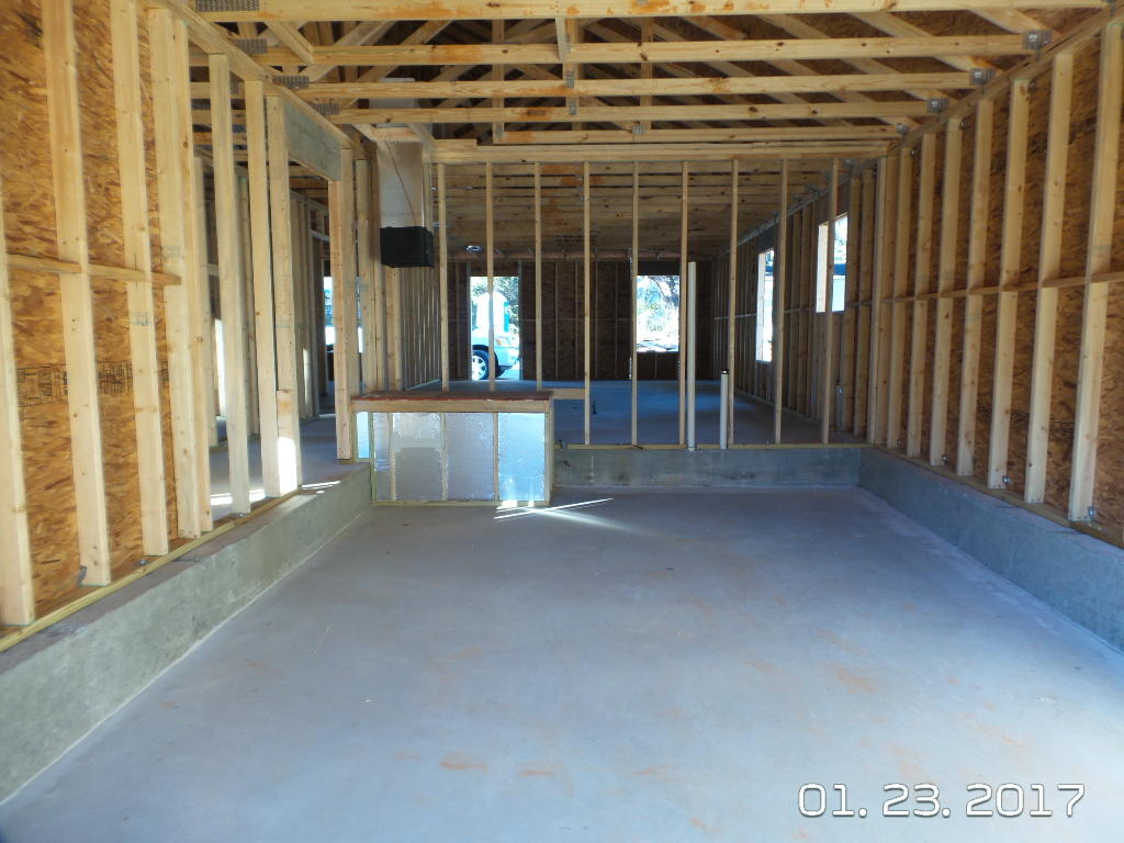 HOME INV CO OF MILLIGAN LOTS 14 THRU 16 BLK H - Residential Lease