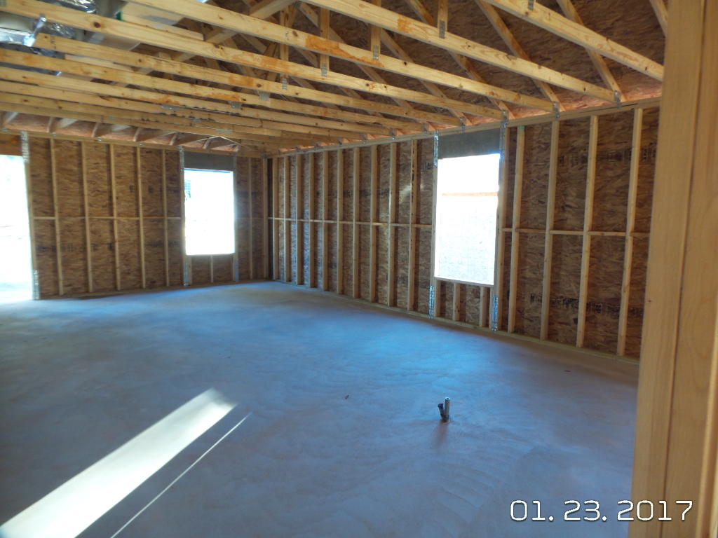 HOME INV CO OF MILLIGAN LOTS 14 THRU 16 BLK H - Residential Lease