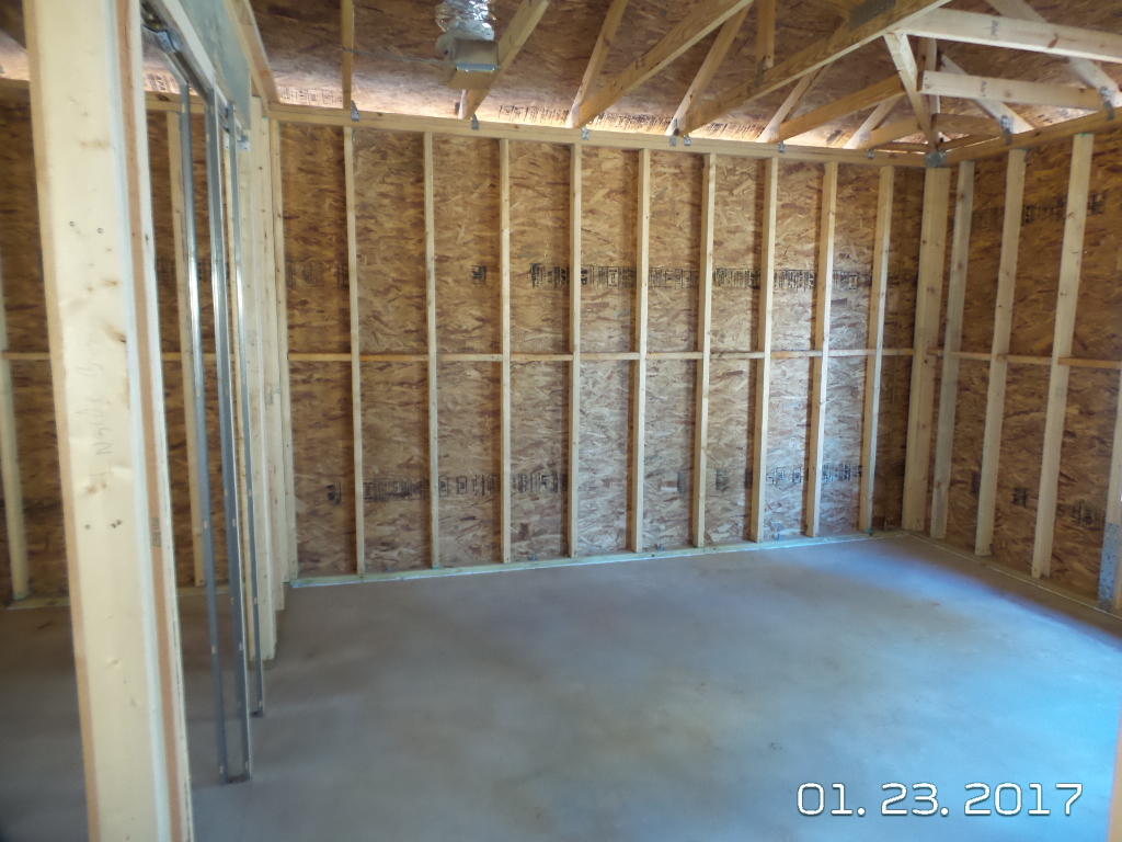 HOME INV CO OF MILLIGAN LOTS 14 THRU 16 BLK H - Residential Lease