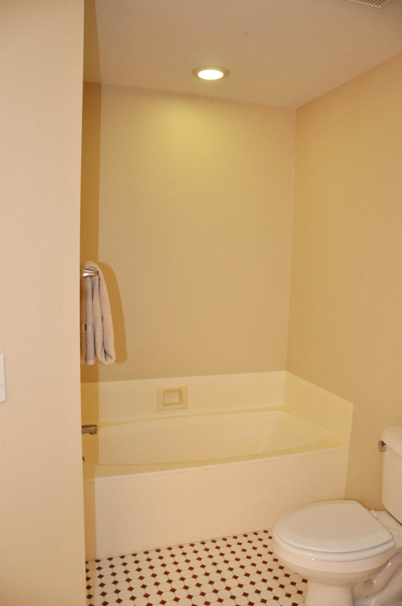 AVALON BEACH ESTATES - Residential