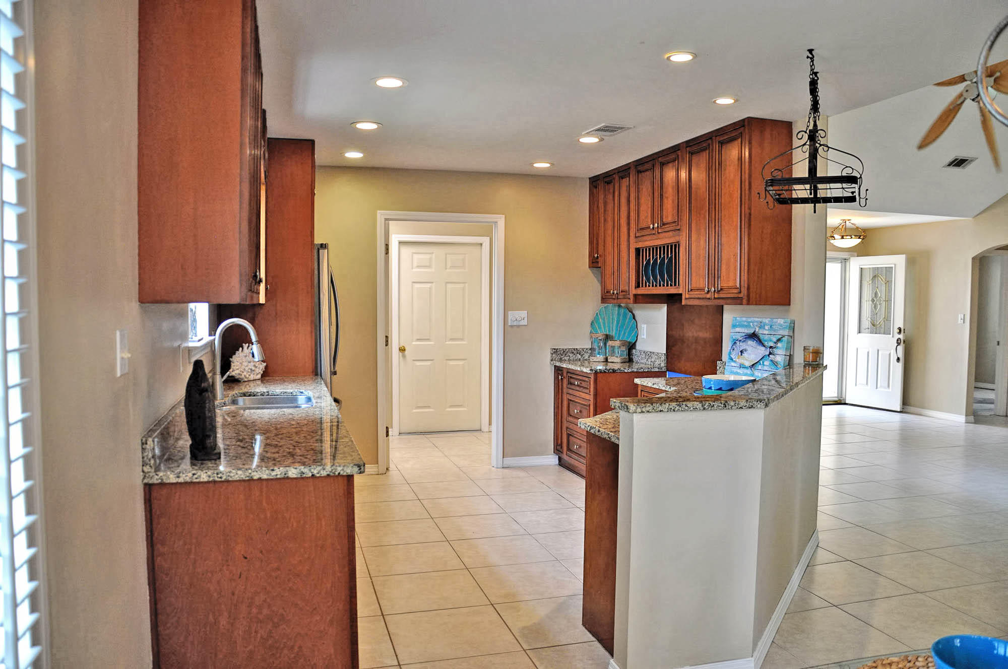 AVALON BEACH ESTATES - Residential