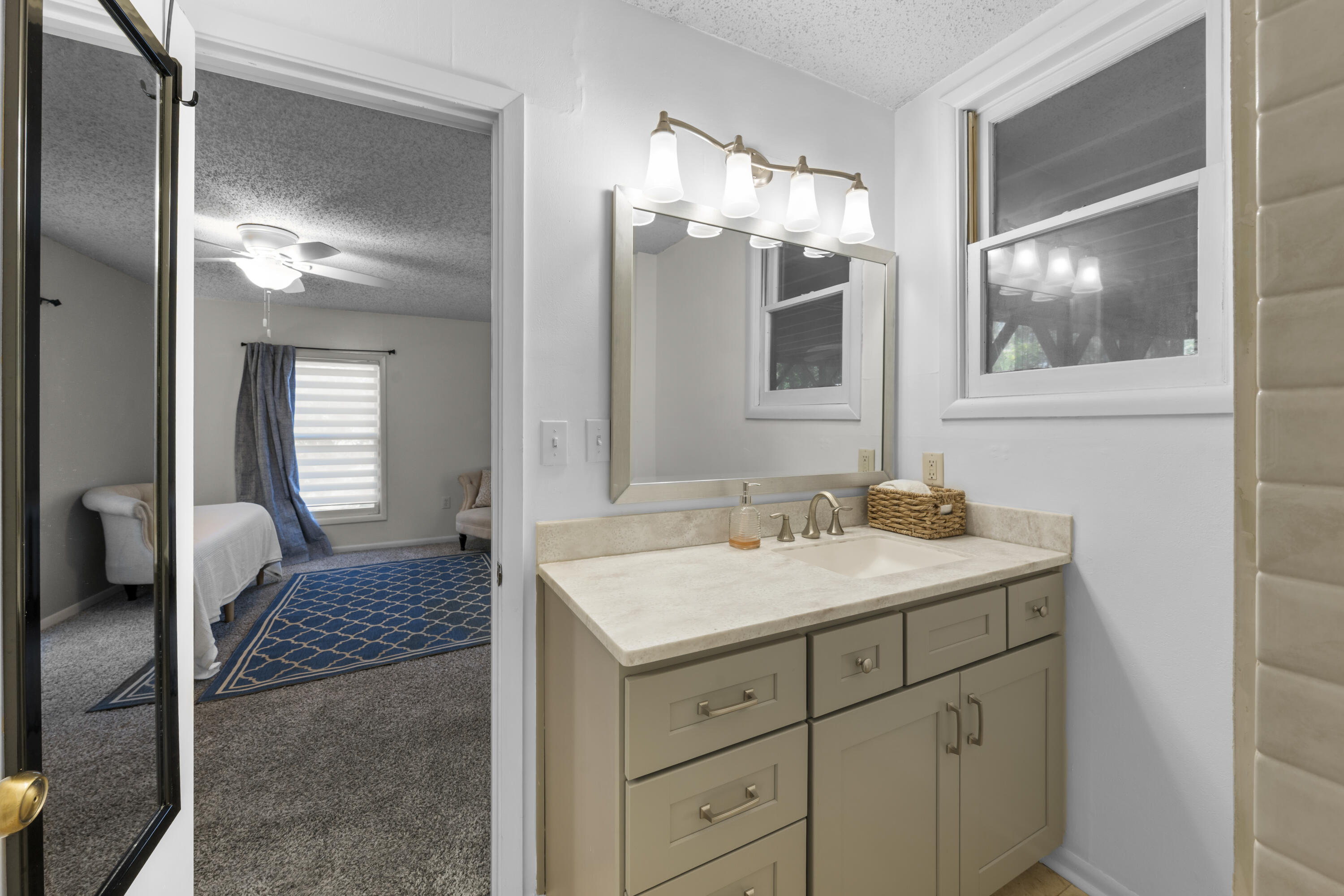 TOWN OF SANTA ROSA - Residential