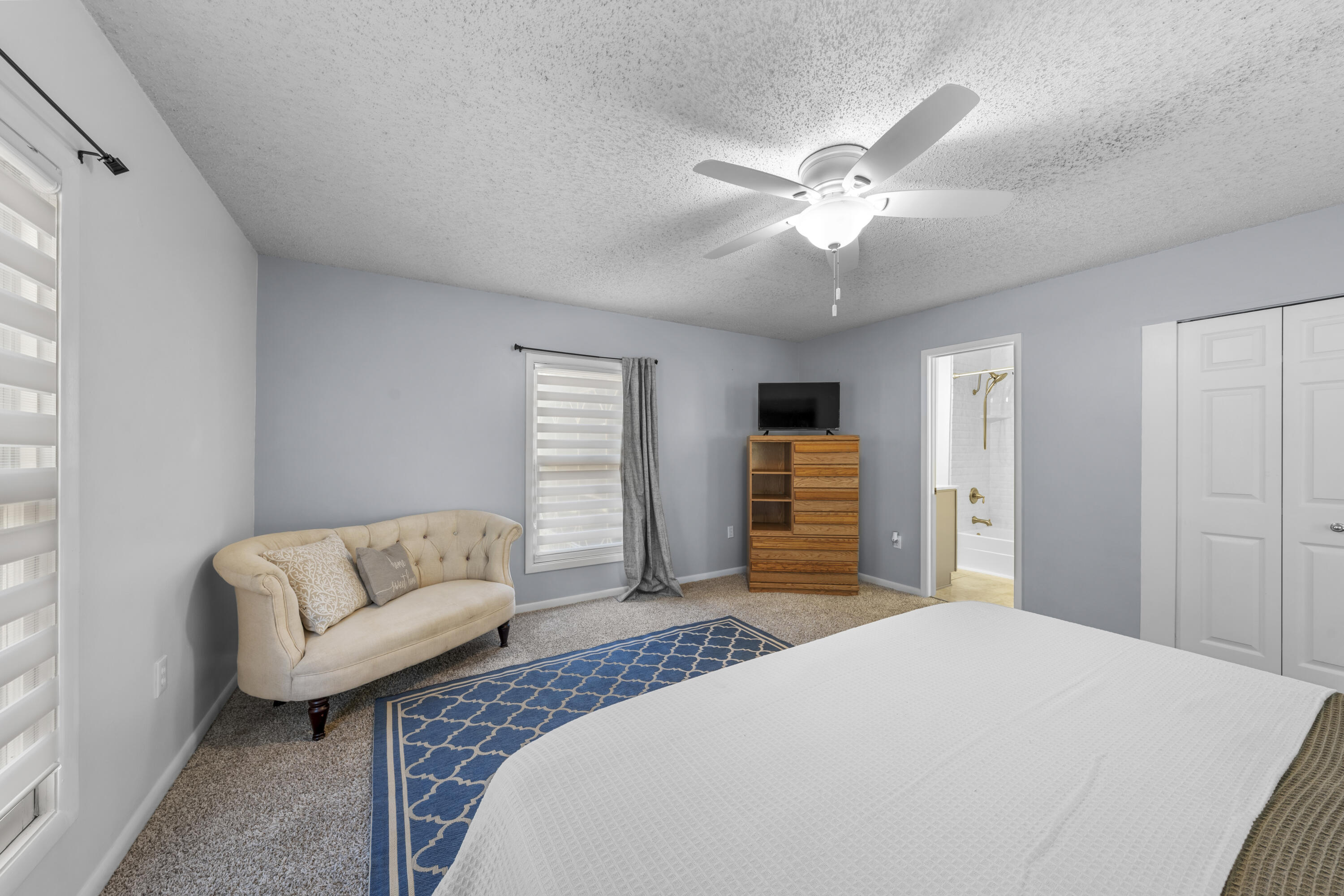 TOWN OF SANTA ROSA - Residential