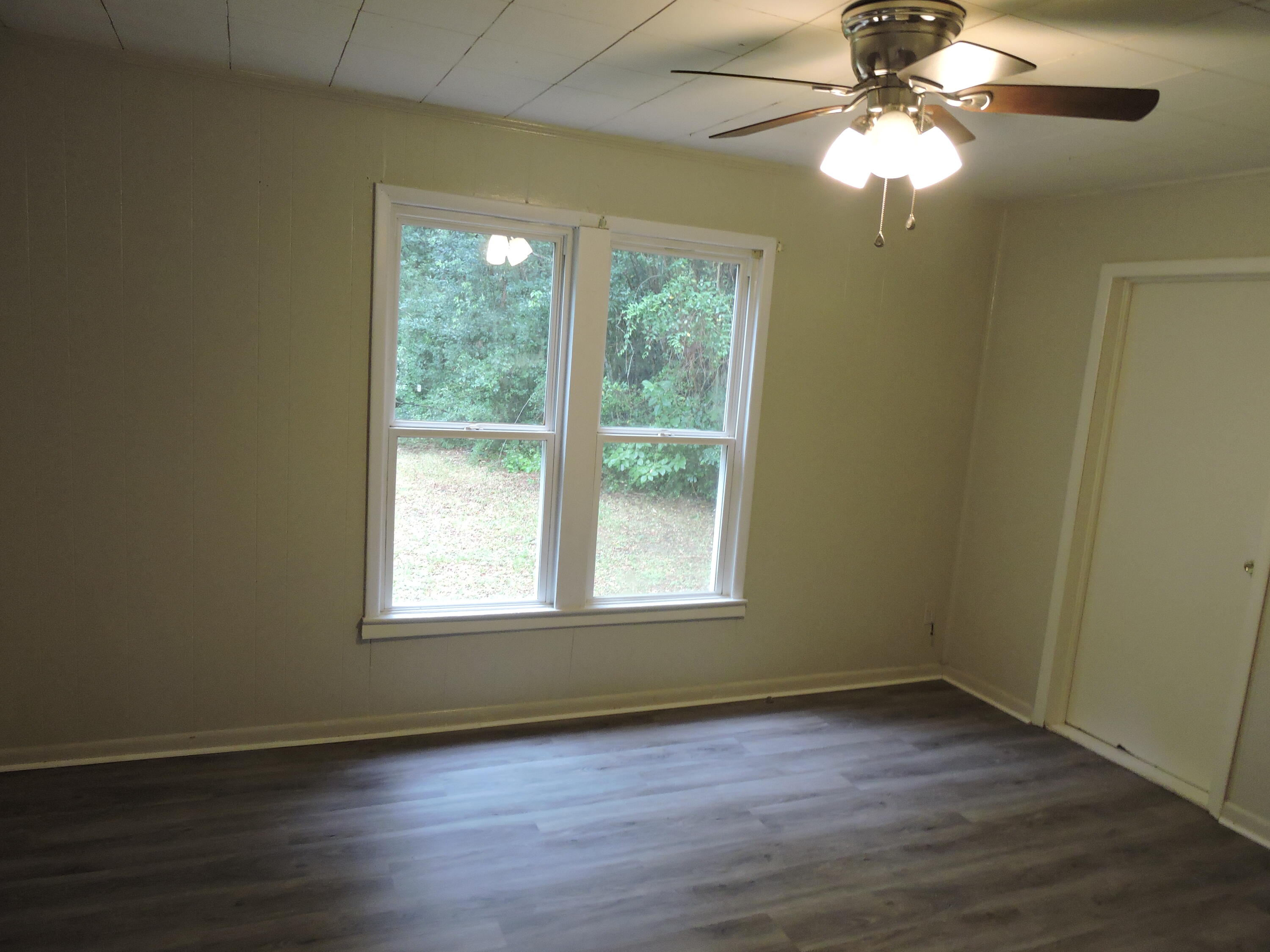 CRESTVIEW - Residential Lease