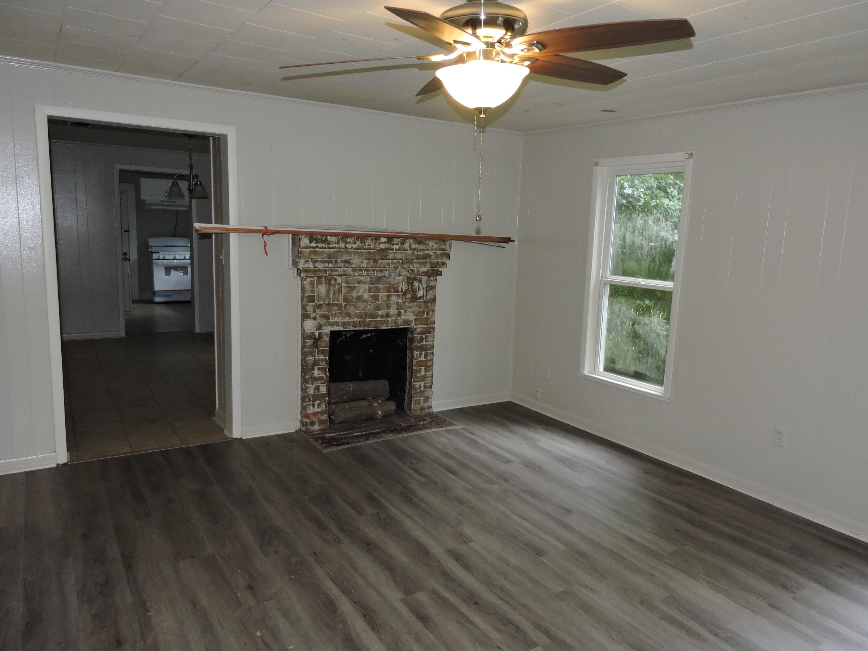 CRESTVIEW - Residential Lease