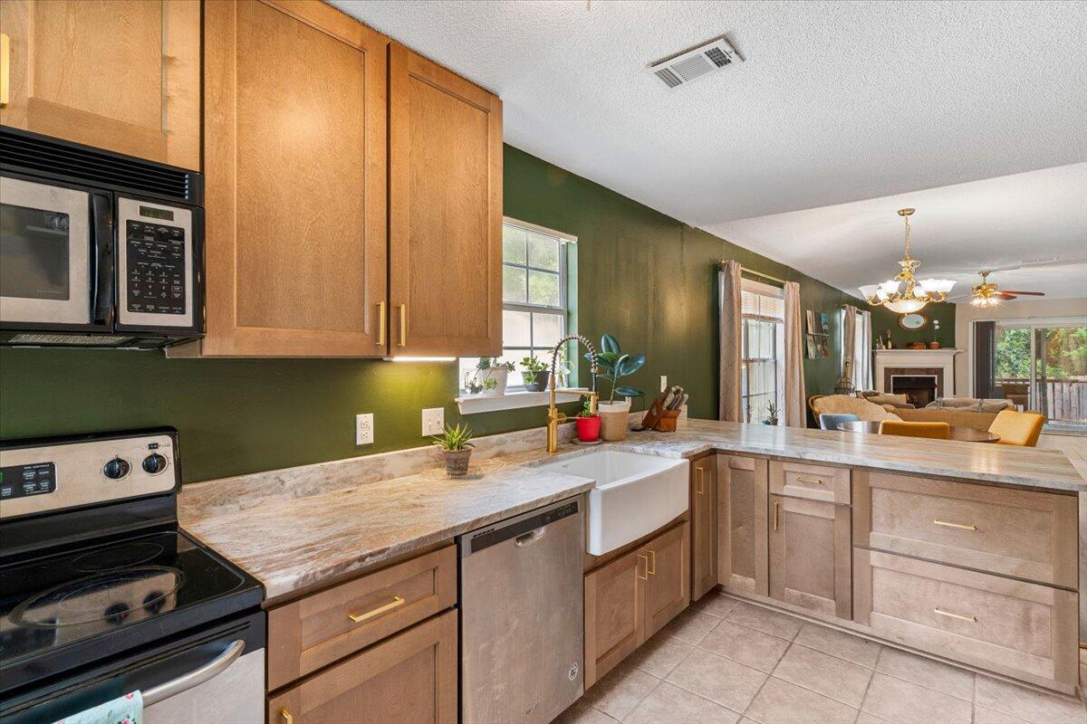 SHOAL CREEK VILLAS - Residential
