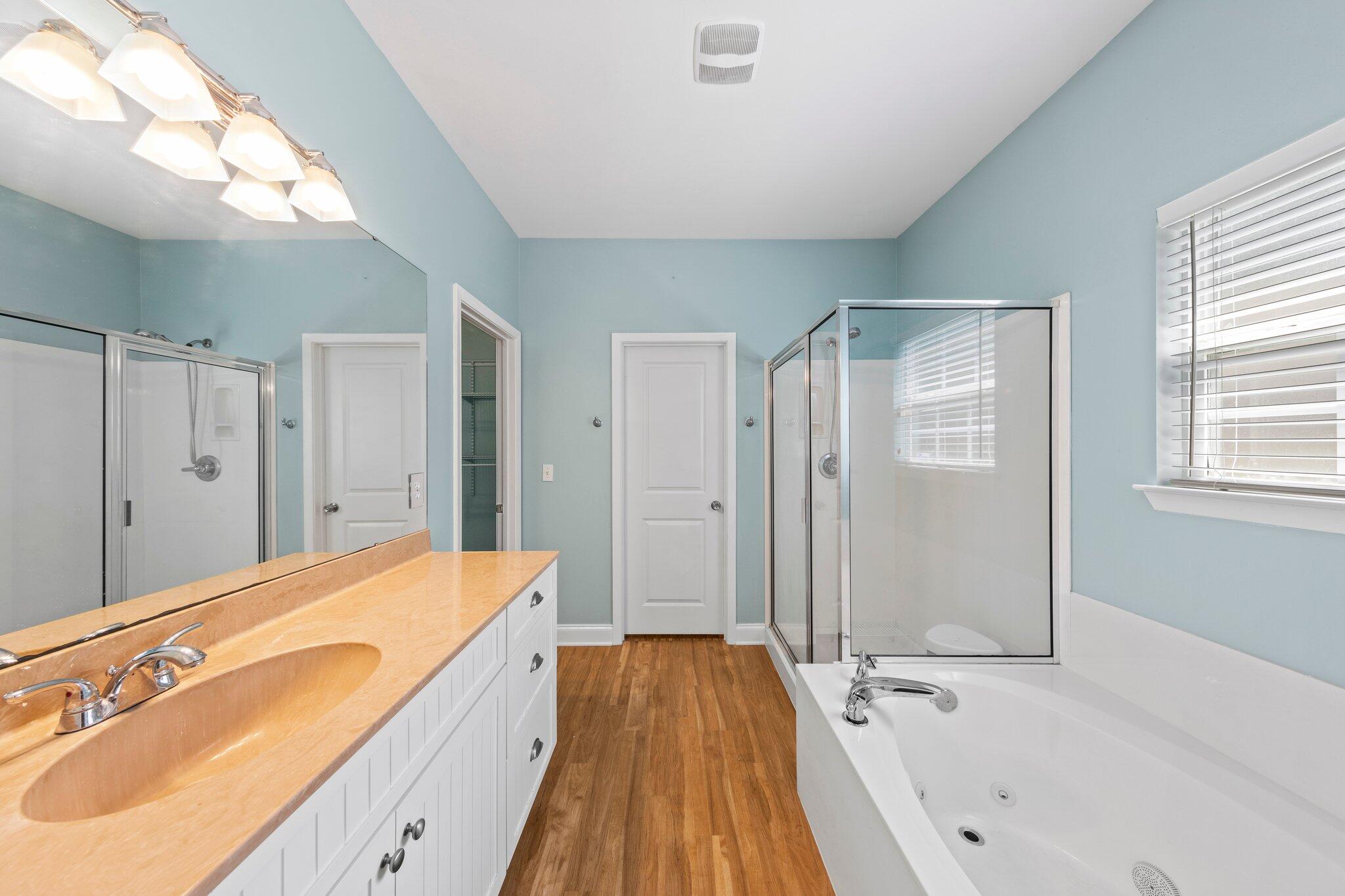 ELLIOTTS POINT - Residential