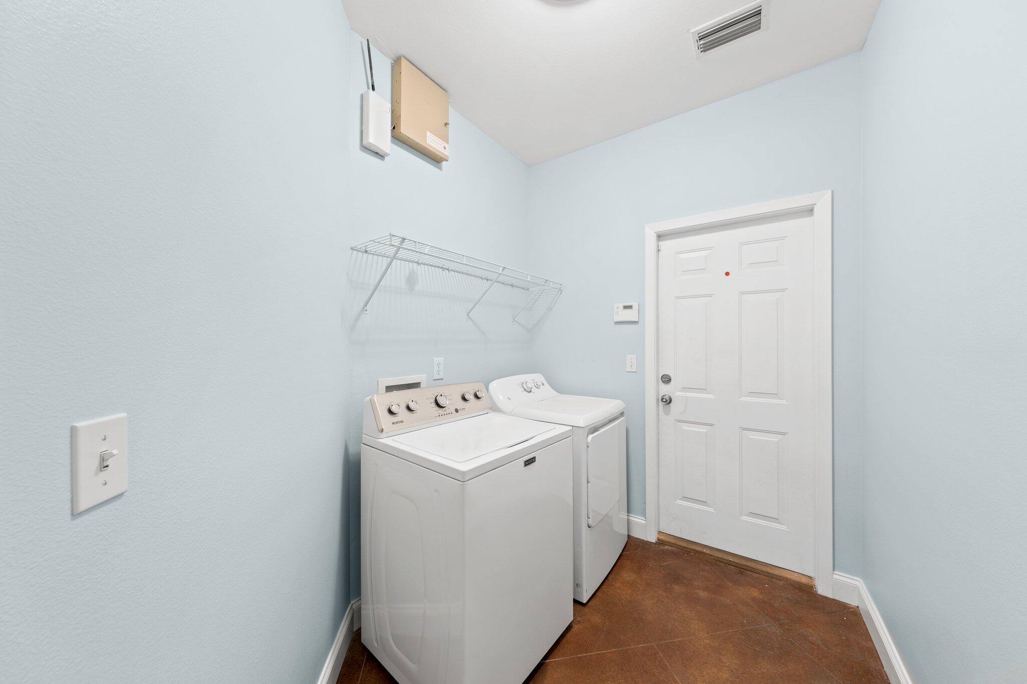 ELLIOTTS POINT - Residential