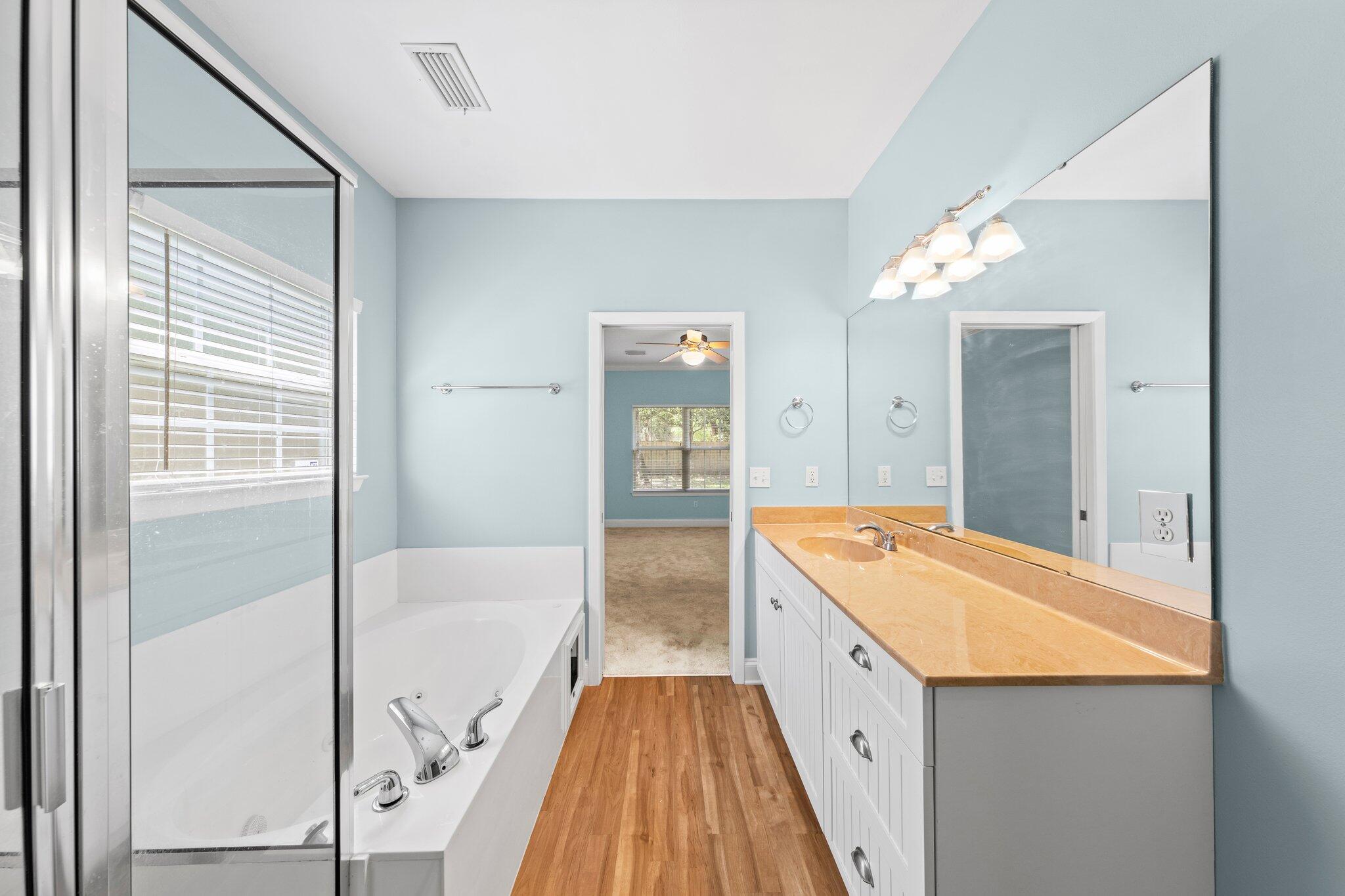 ELLIOTTS POINT - Residential