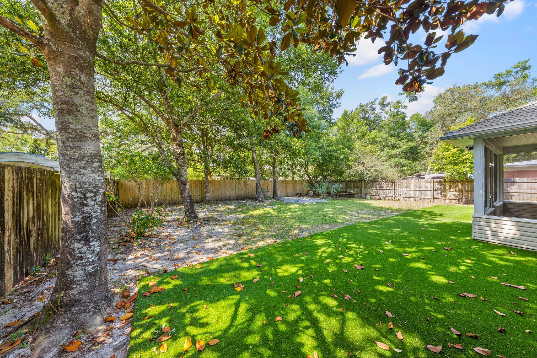 ELLIOTTS POINT - Residential