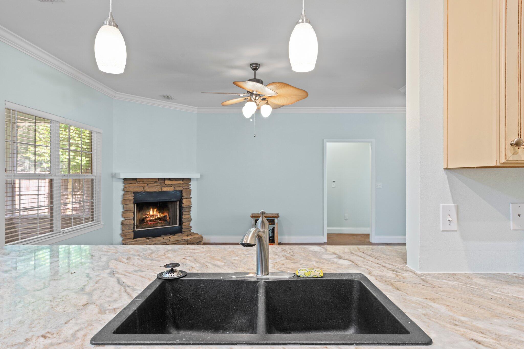 ELLIOTTS POINT - Residential