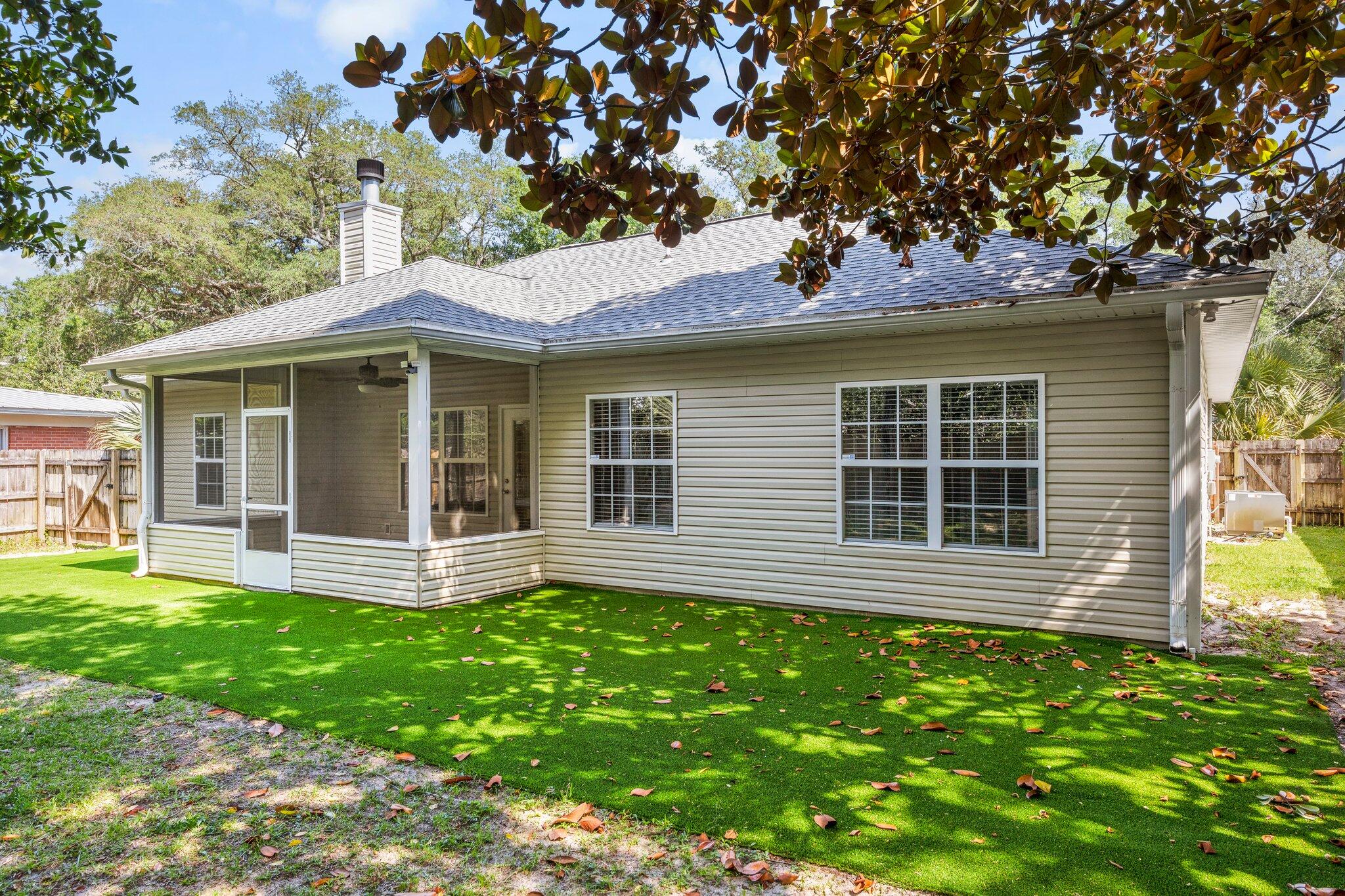 ELLIOTTS POINT - Residential