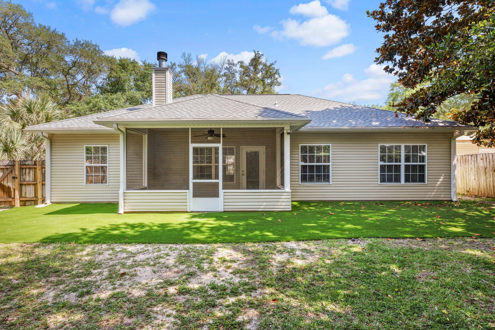 ELLIOTTS POINT - Residential