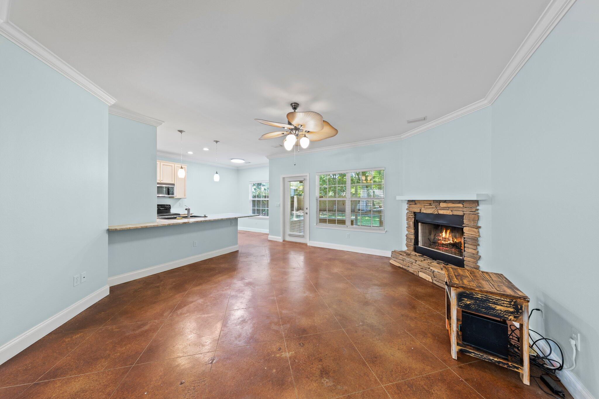 ELLIOTTS POINT - Residential